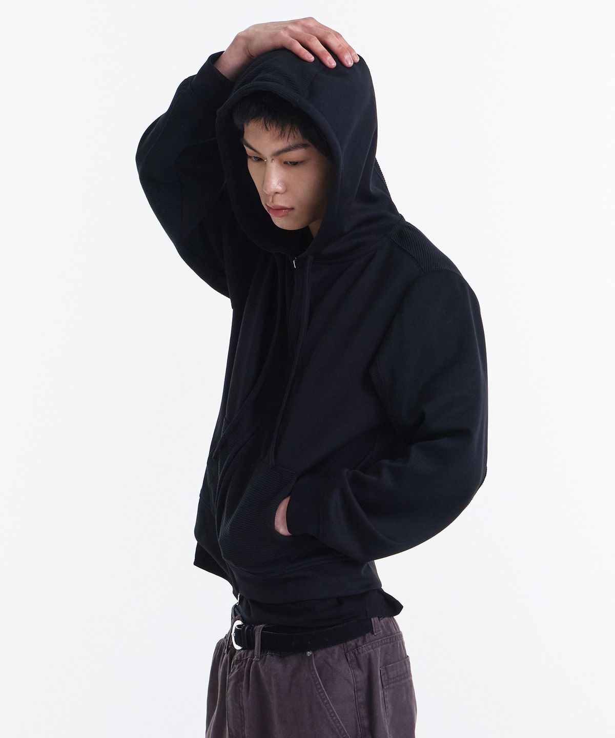 기철(KICHUL) Backflip Hood Zip-Up (Black)