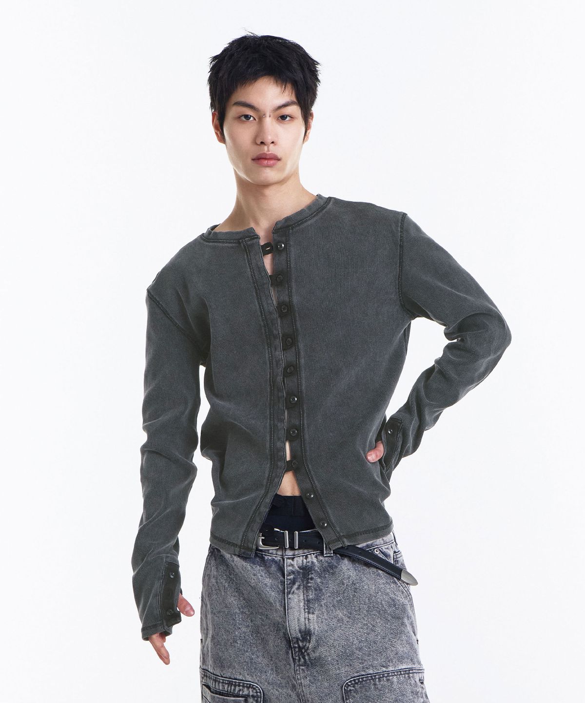 기철(KICHUL) Dense Button Henley Cardigan (Washed Black)