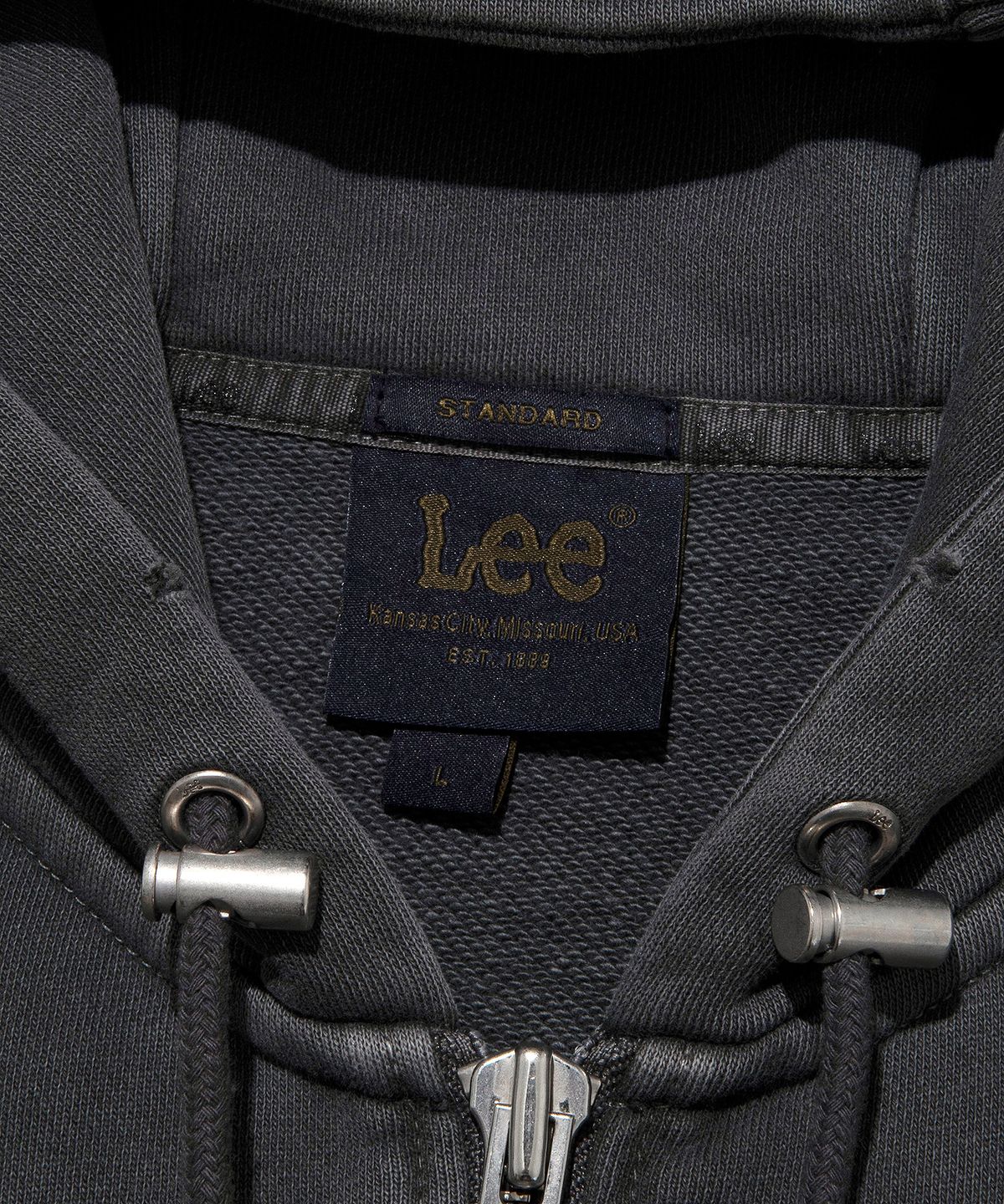 리(LEE) 다잉 크롭 후드 집업 피그먼트 챠콜