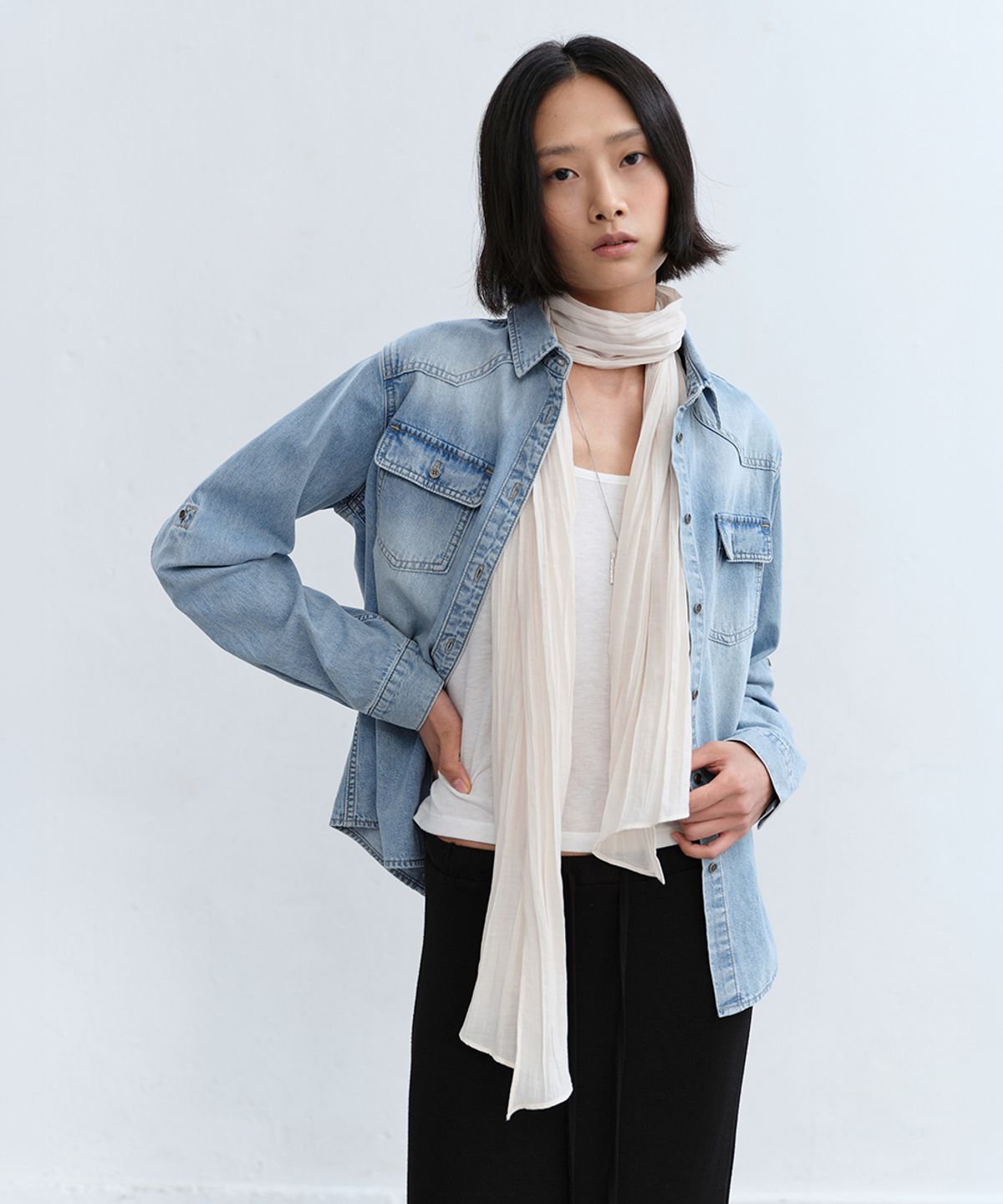 로우타이드(LOW TIDE) STITCHED BUTTON DENIM SHIRT [LIGHT BLUE]