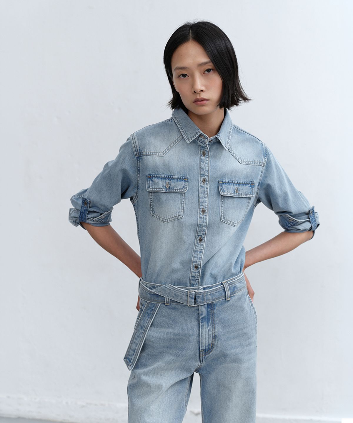 로우타이드(LOW TIDE) STITCHED BUTTON DENIM SHIRT [LIGHT BLUE]