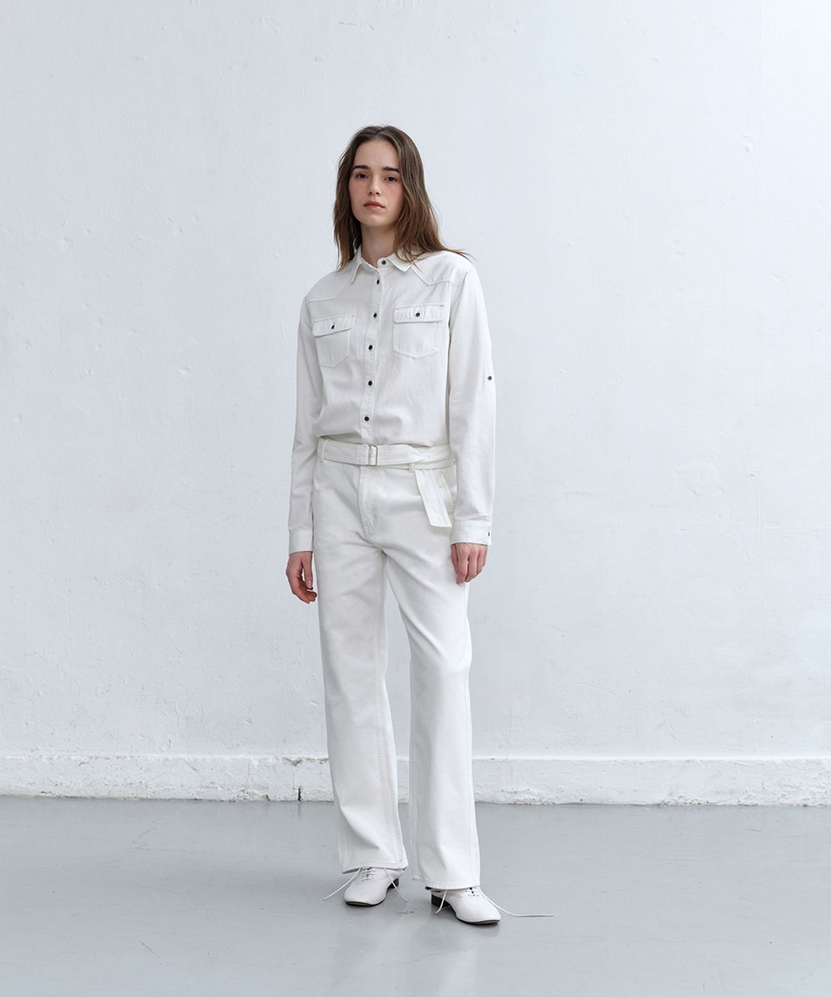로우타이드(LOW TIDE) STITCHED BUTTON DENIM SHIRT [WHITE]