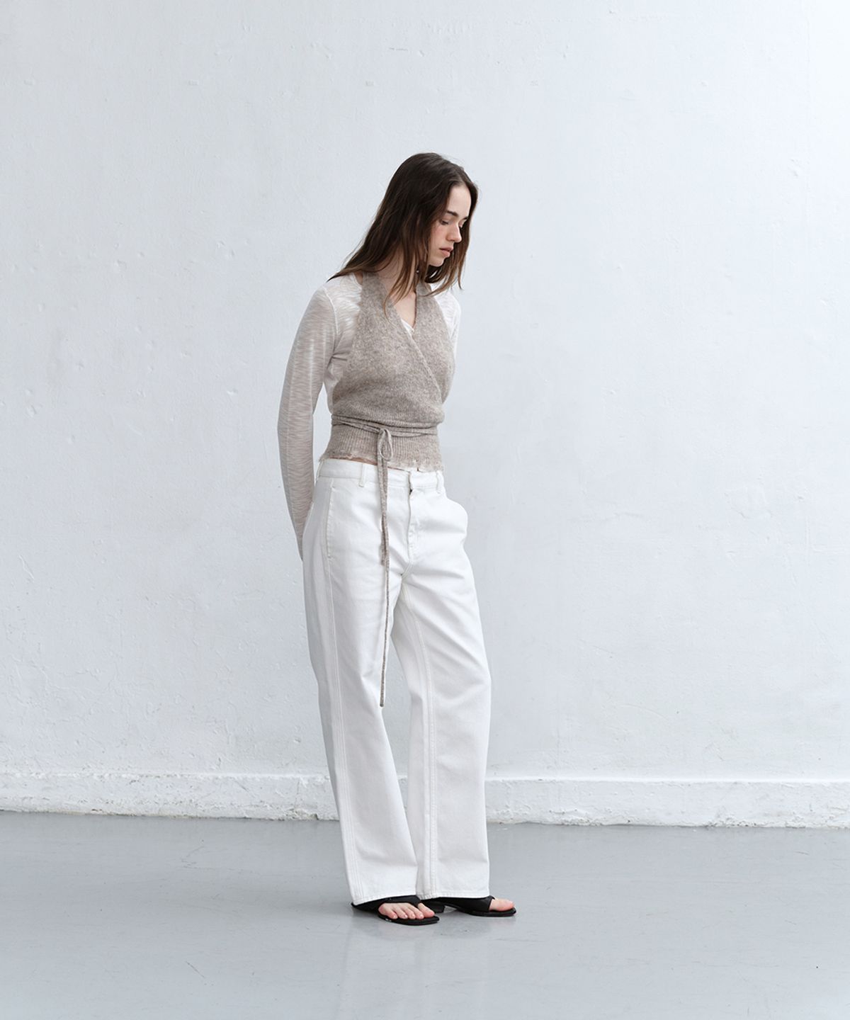 로우타이드(LOW TIDE) RAW EDGE HALTER KNIT [BEIGE]
