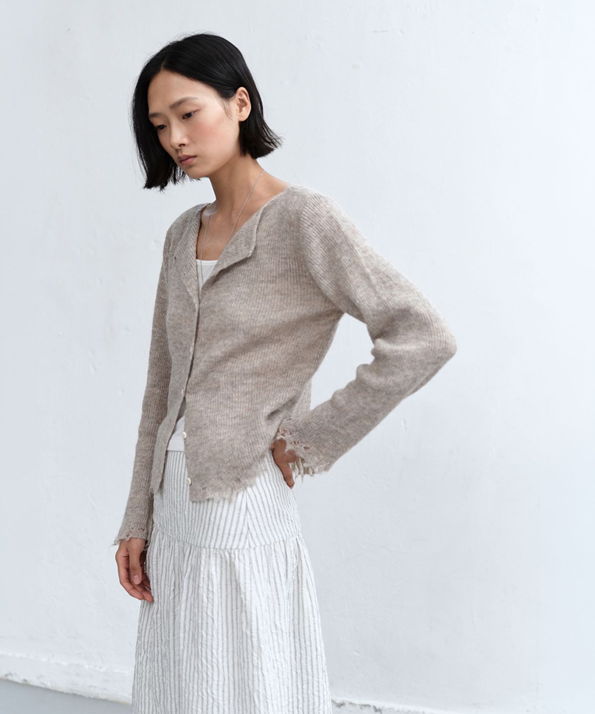 로우타이드(LOW TIDE) RAW EDGE CARDIGAN [BEIGE]