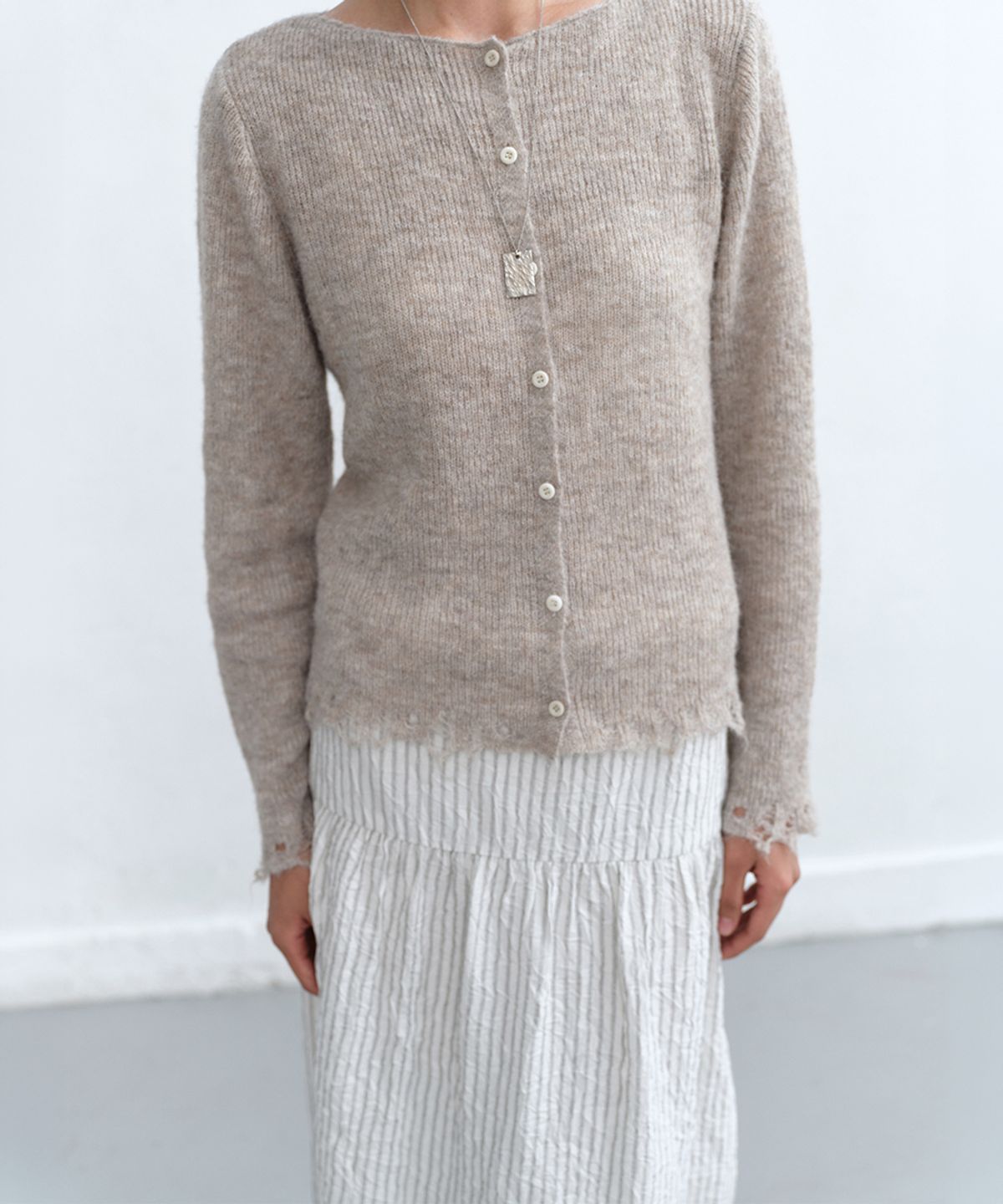 로우타이드(LOW TIDE) RAW EDGE CARDIGAN [BEIGE]