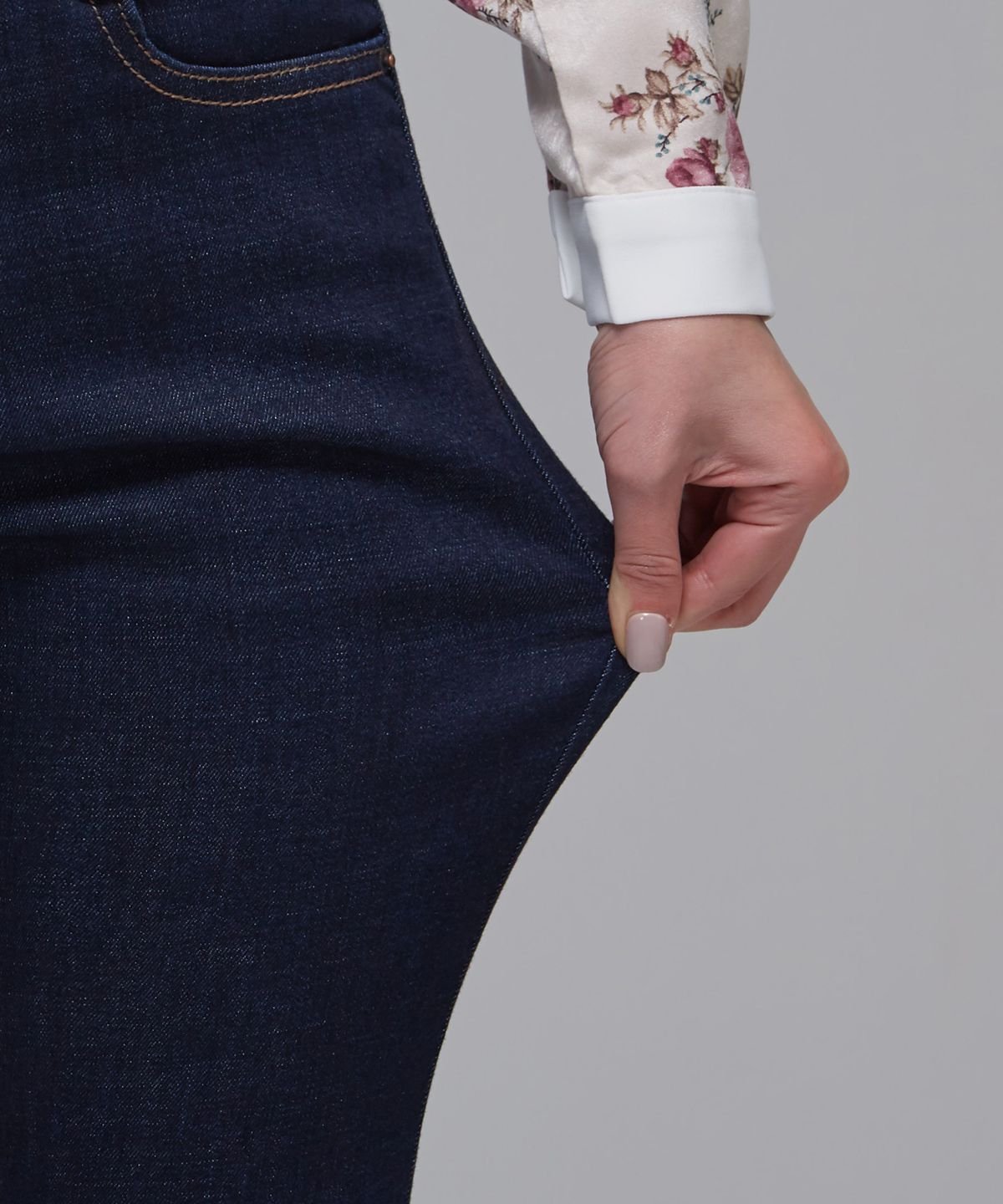 진마니아(JINMANIA) 데일리 밑단 컷팅 스판 부츠컷 데님 팬츠 (진청)
