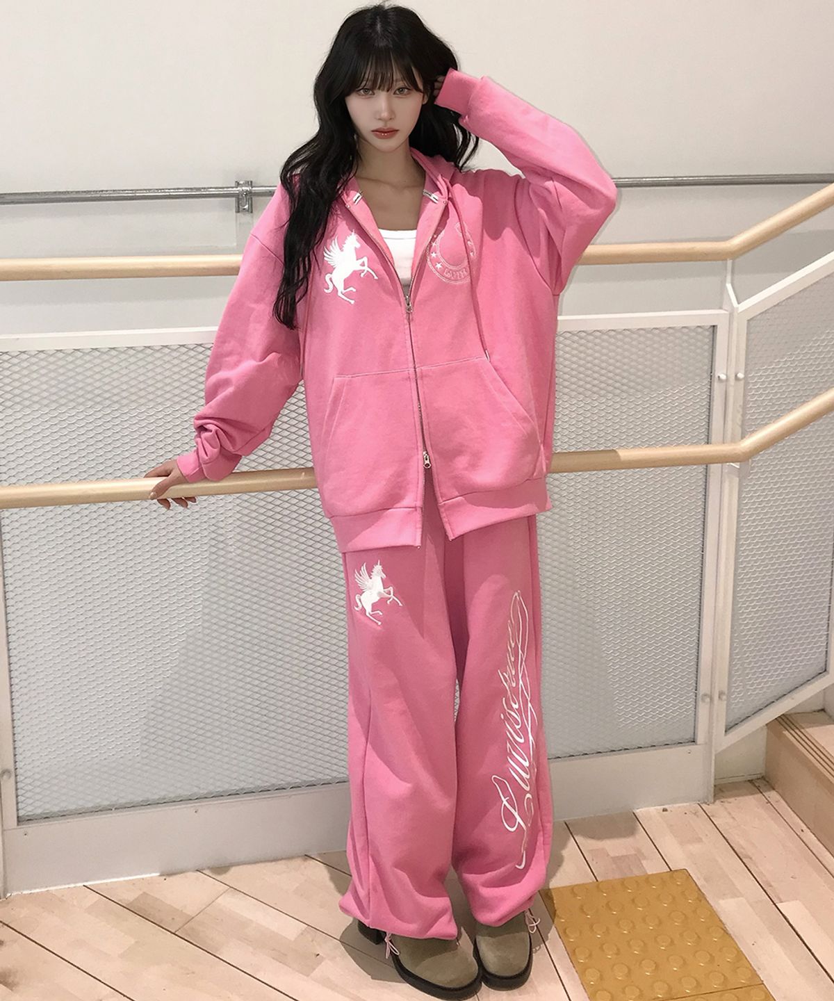 러브이즈트루(LUVISTRUE) EL UNICORN HOOD ZIP UP(PINK)