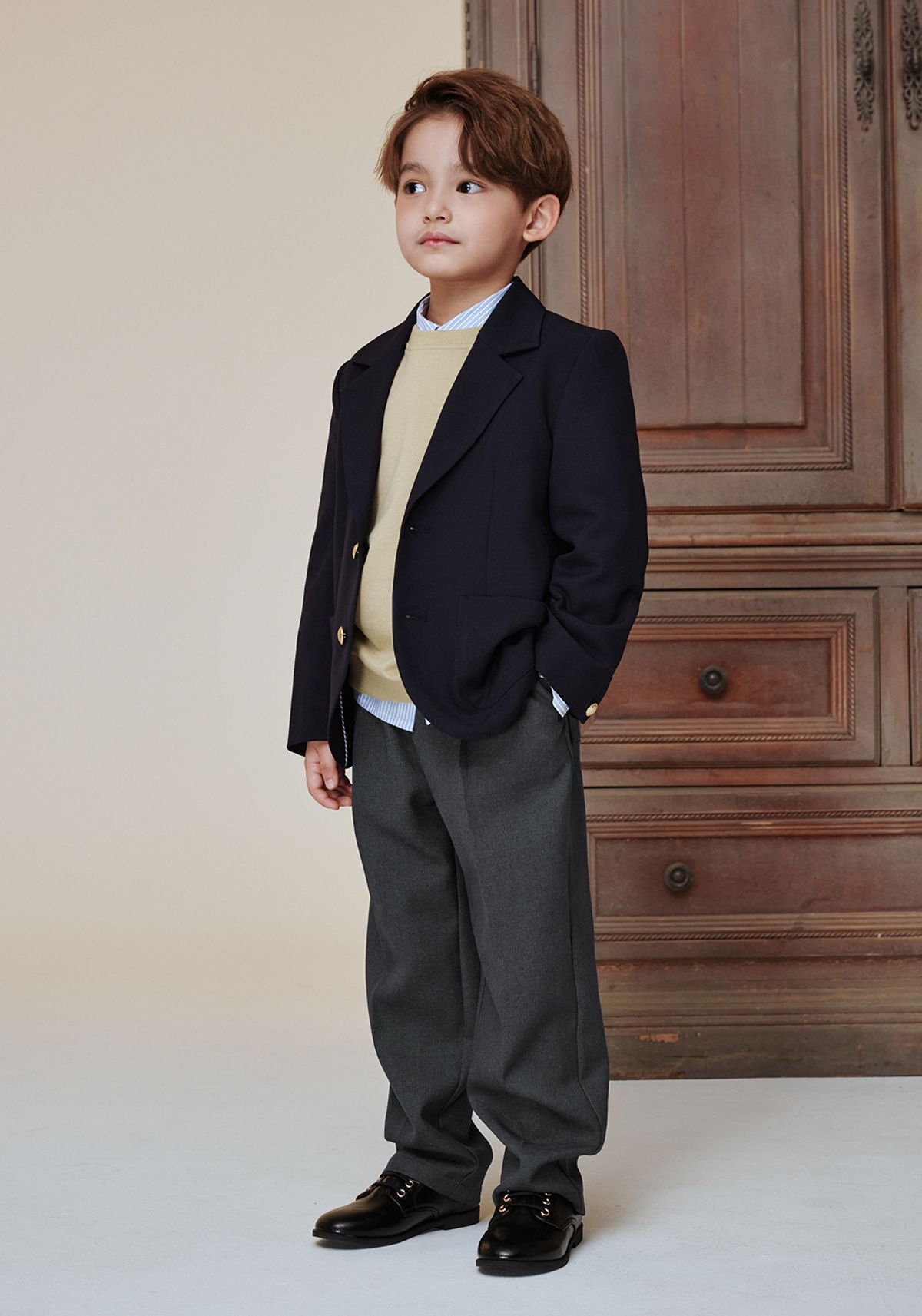 빈(BEEN) BA11PT07CG 차콜 주름 팬츠