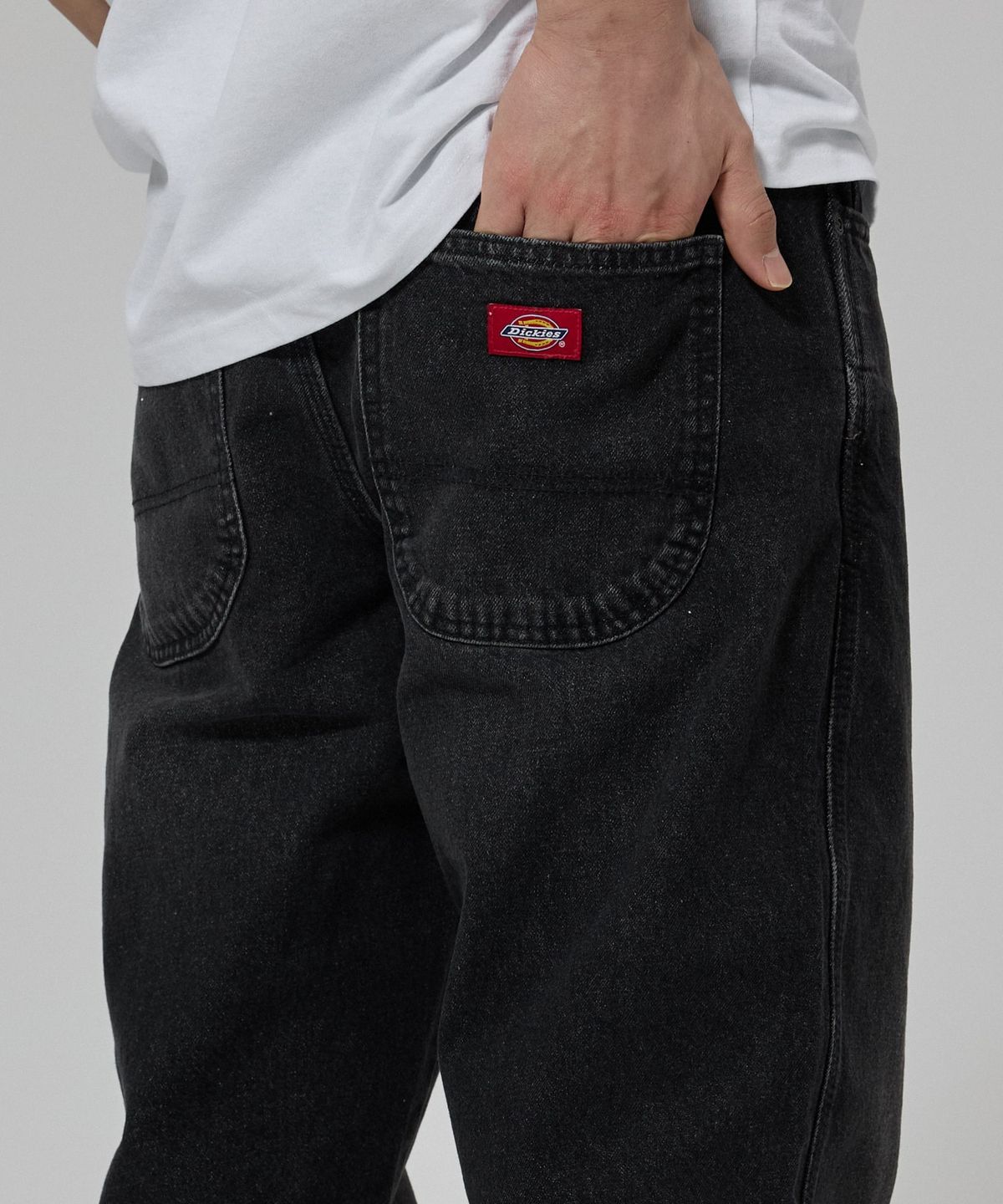 디키즈(DICKIES) 954 릴렉스드 데님 팬츠 Black Wash Faded