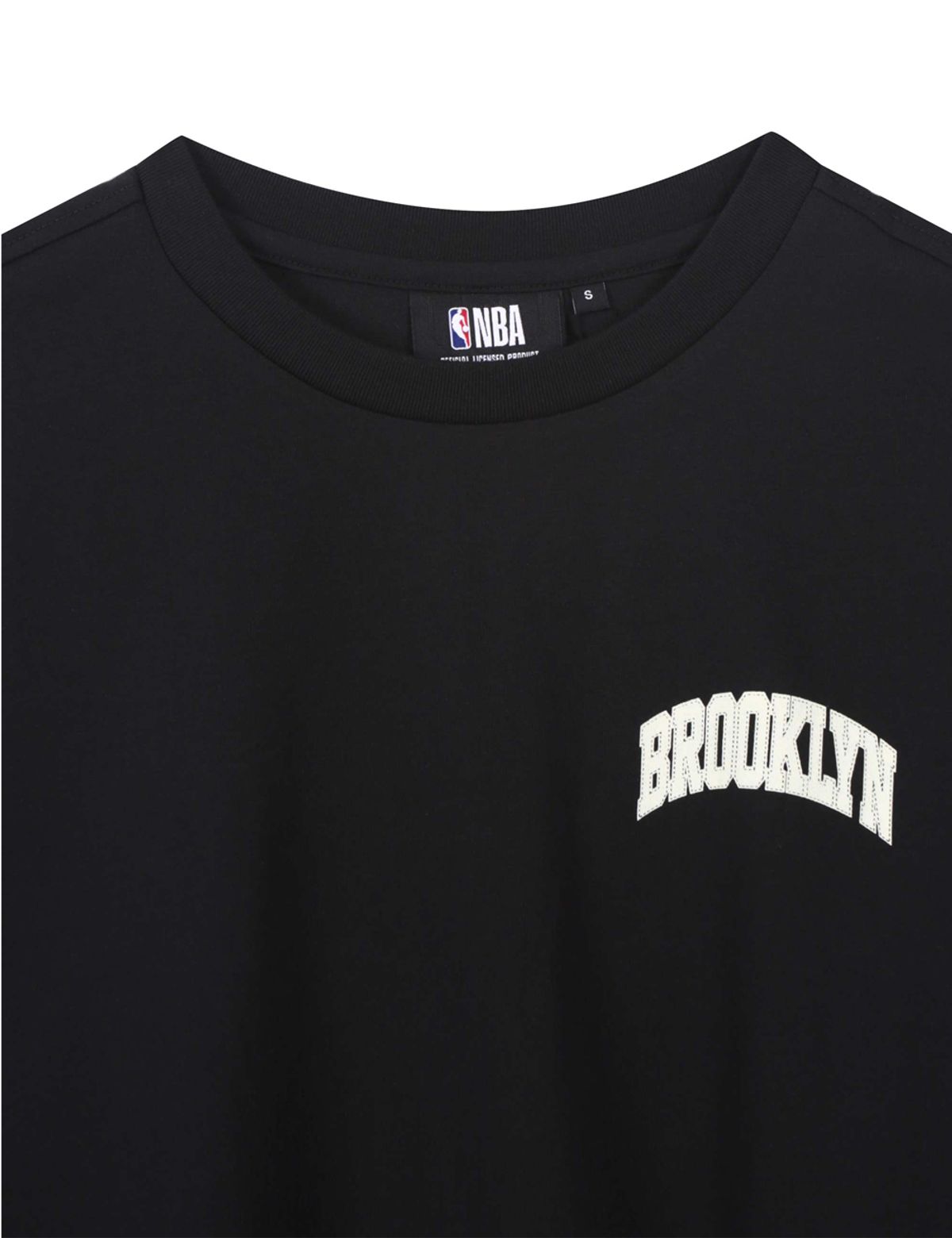 엔비에이(NBA) 백 아치형 레터링 반팔 티셔츠 블랙