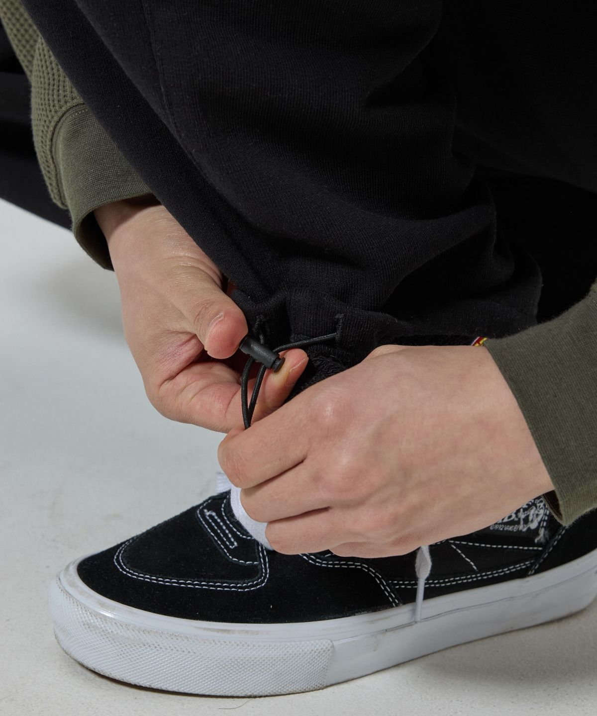 디키즈(DICKIES) 루즈핏 원턱 스웨트 팬츠 Black