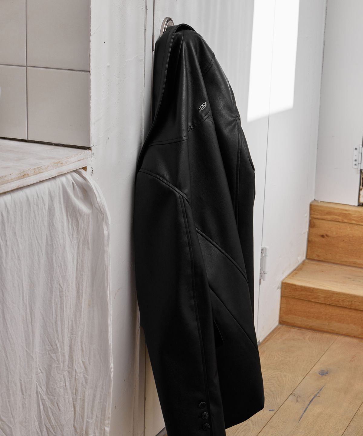 런던다다(LONDONDADA) Classic Tailored Leather Jacket, BLACK
