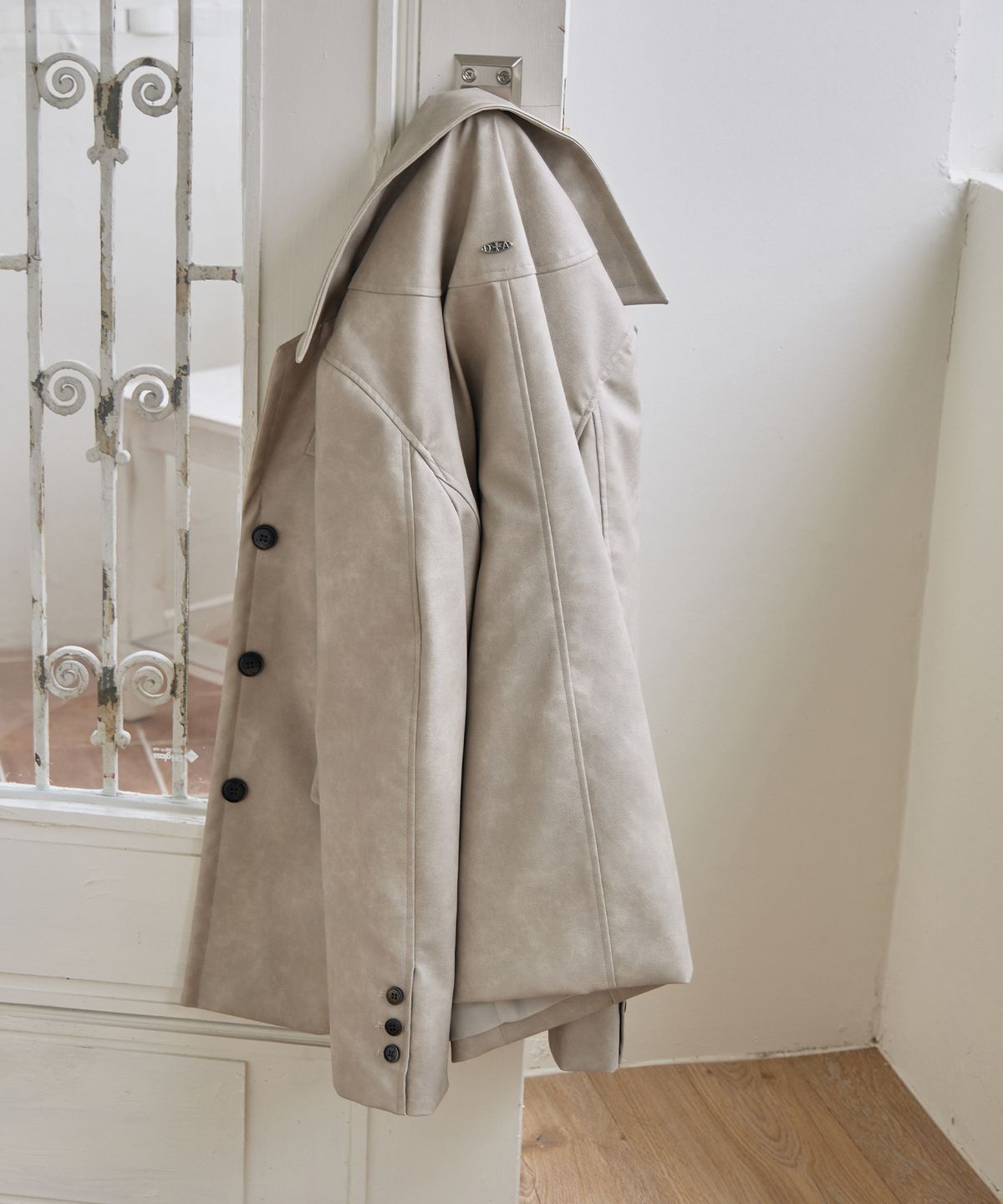런던다다(LONDONDADA) Classic Tailored Leather Jacket, SAND BEIGE