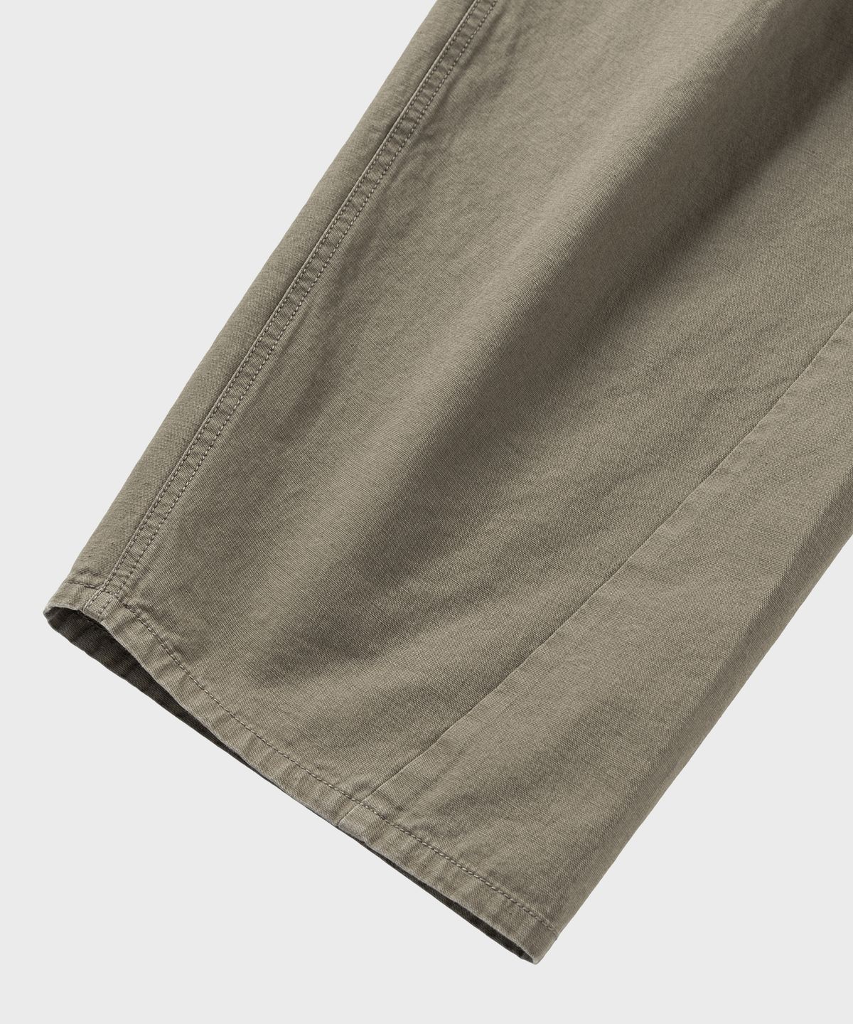 넌블랭크(NONBLANK) 워시드 와이드 커브드 카고 팬츠_KHAKI