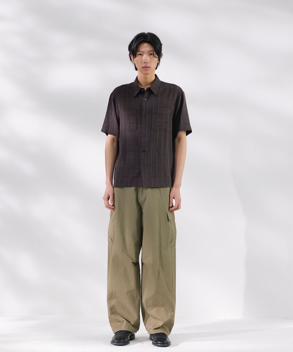 넌블랭크(NONBLANK) 워시드 와이드 커브드 카고 팬츠_KHAKI