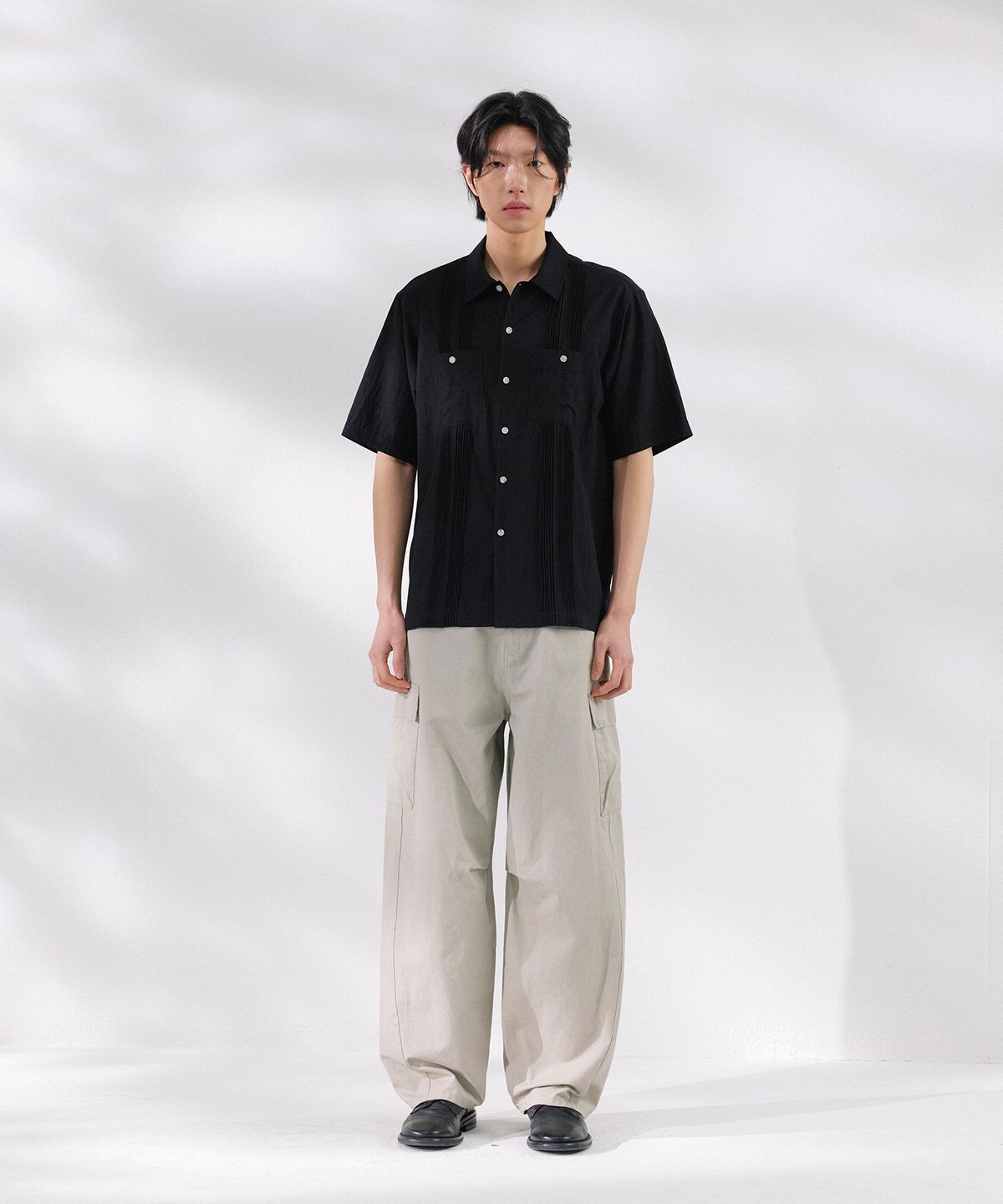 넌블랭크(NONBLANK) 워시드 와이드 커브드 카고 팬츠_BEIGE