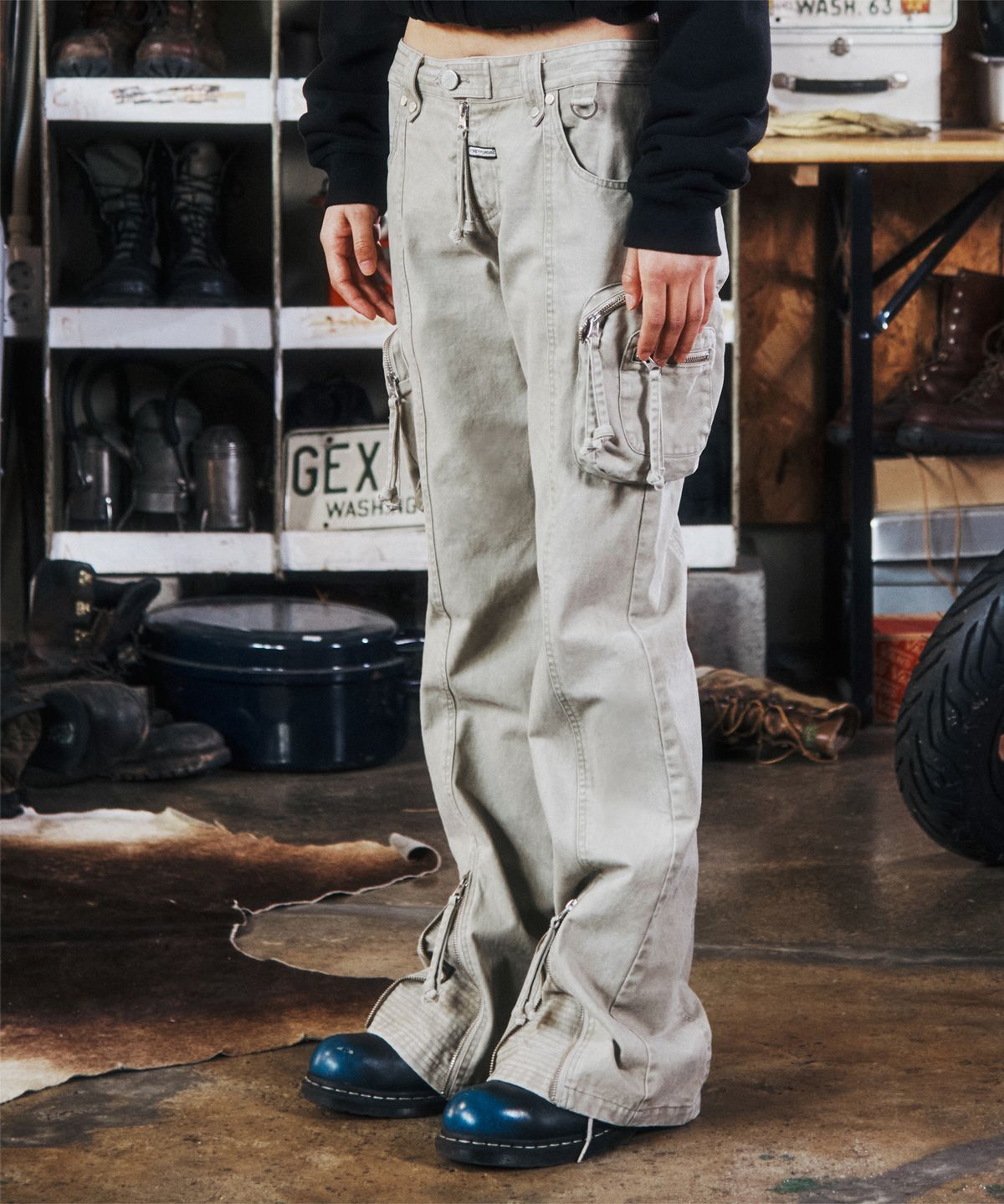 더바이닐하우스(THEVINYLHOUSE) WASHED MILITARY CARGO PANTS(W) BEIGE