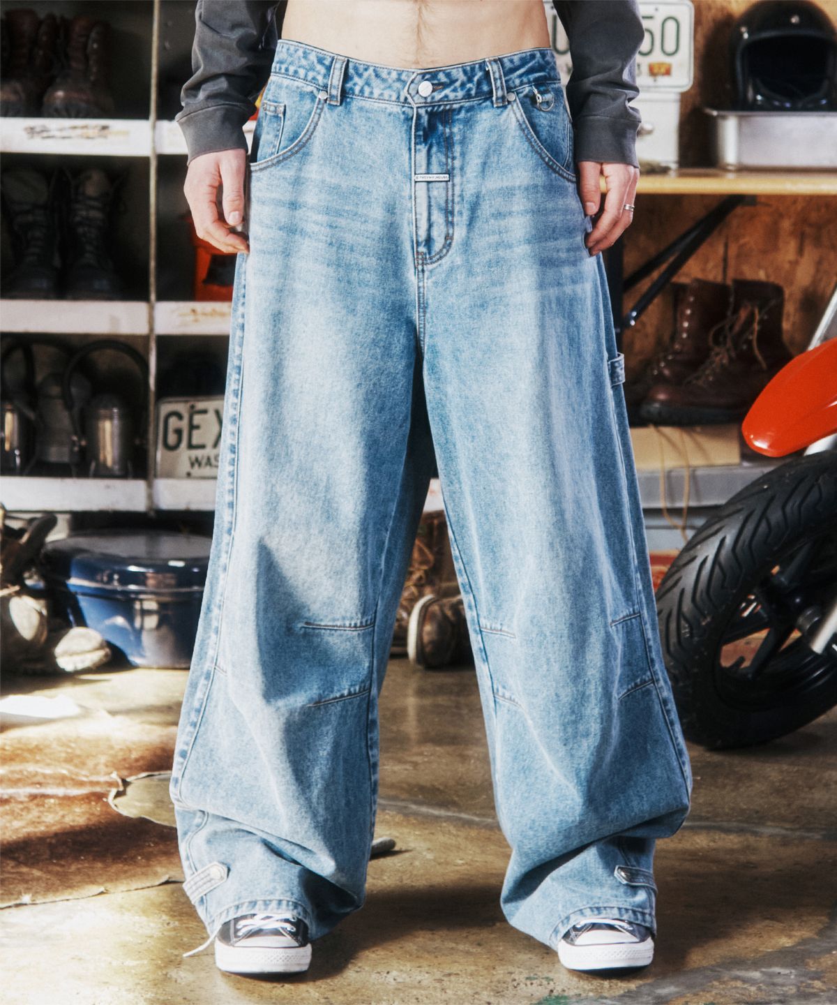 더바이닐하우스(THEVINYLHOUSE) BASIC WIDE DENIM PANTS LIGHT BLUE