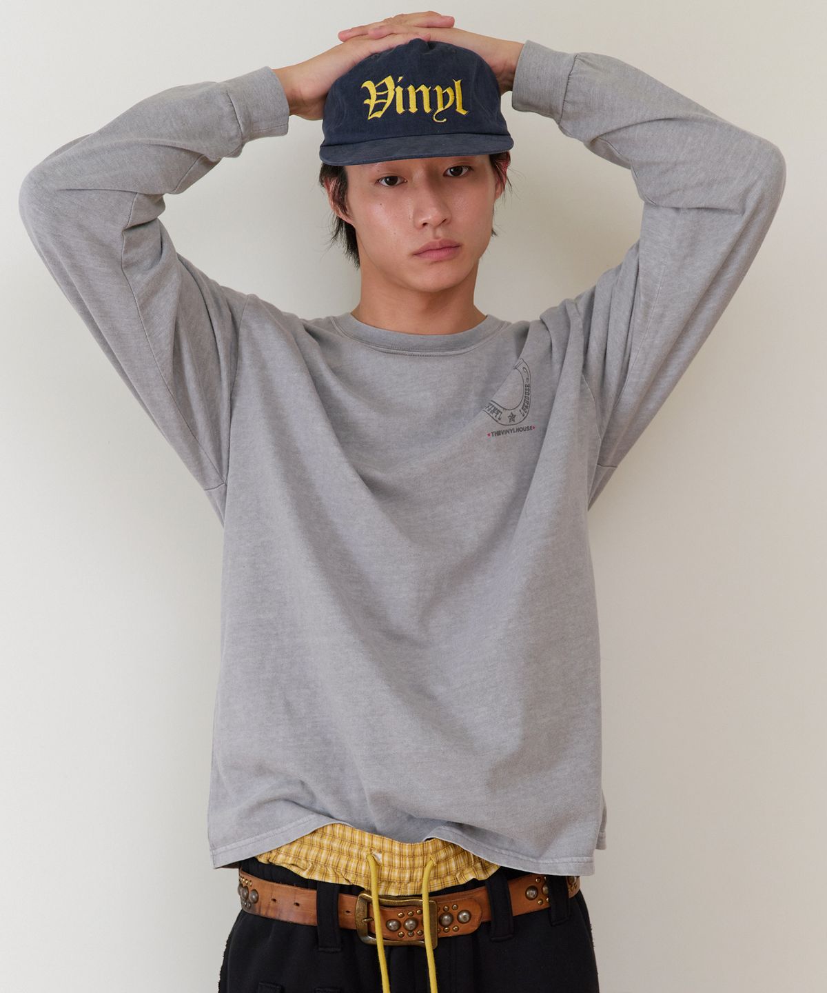 더바이닐하우스(THEVINYLHOUSE) LUCKY HOUSE LS TEE GREY