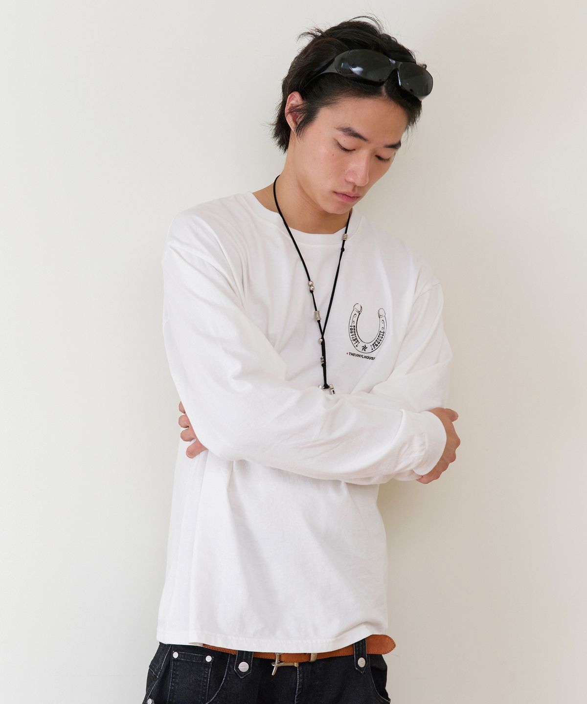 더바이닐하우스(THEVINYLHOUSE) LUCKY HOUSE LS TEE WHITE