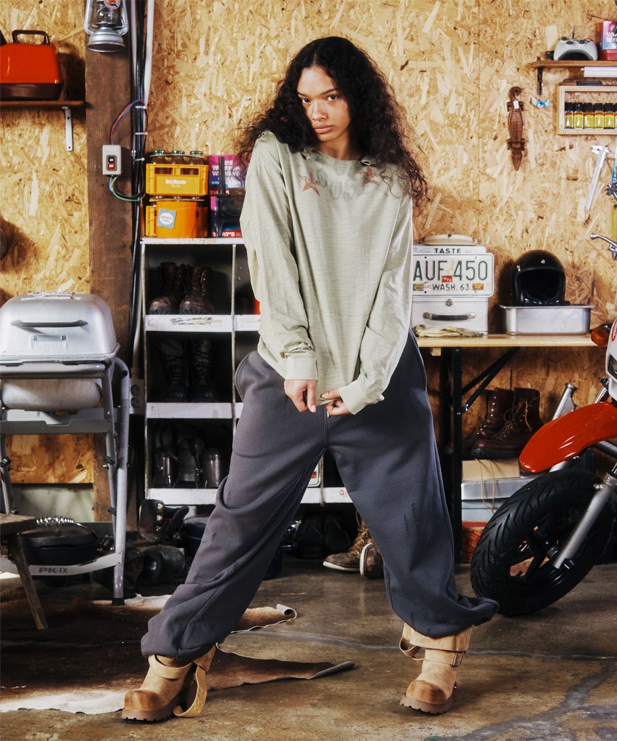 더바이닐하우스(THEVINYLHOUSE) CUT-OFF OVER SLUB HOODIE LS TEE (W) KHAKI