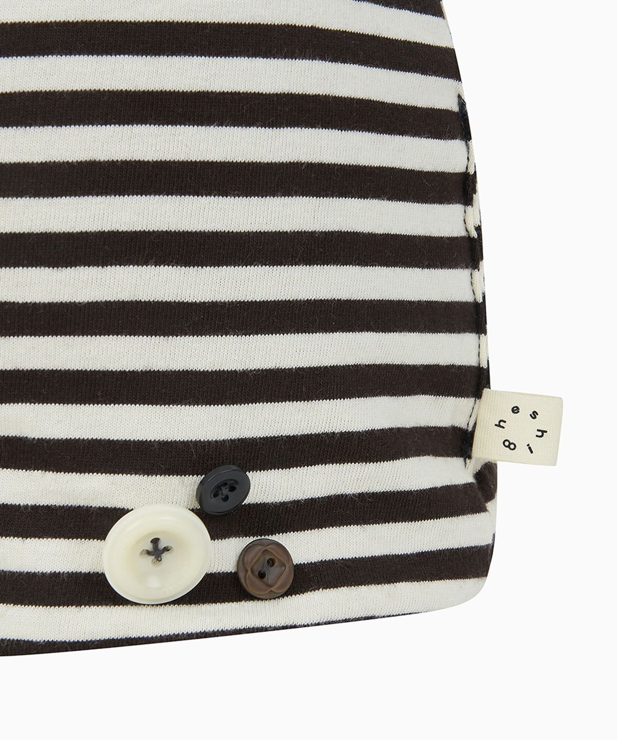 오헤시오(OHESHIO) REVERSIBLE BUTTON BEANIE, BROWN