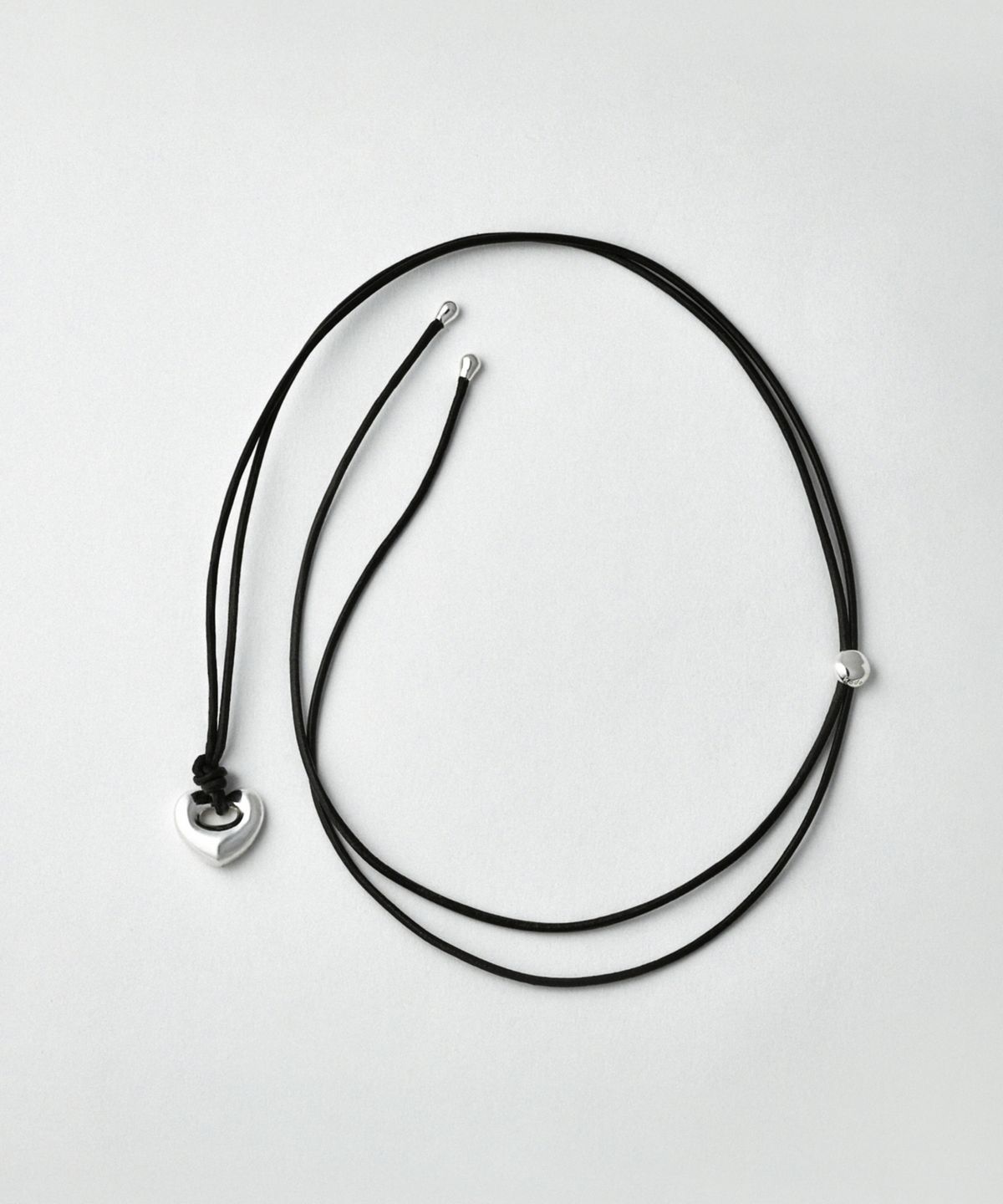 코도(KODO) Leather Strap Heart Pendant Necklace
