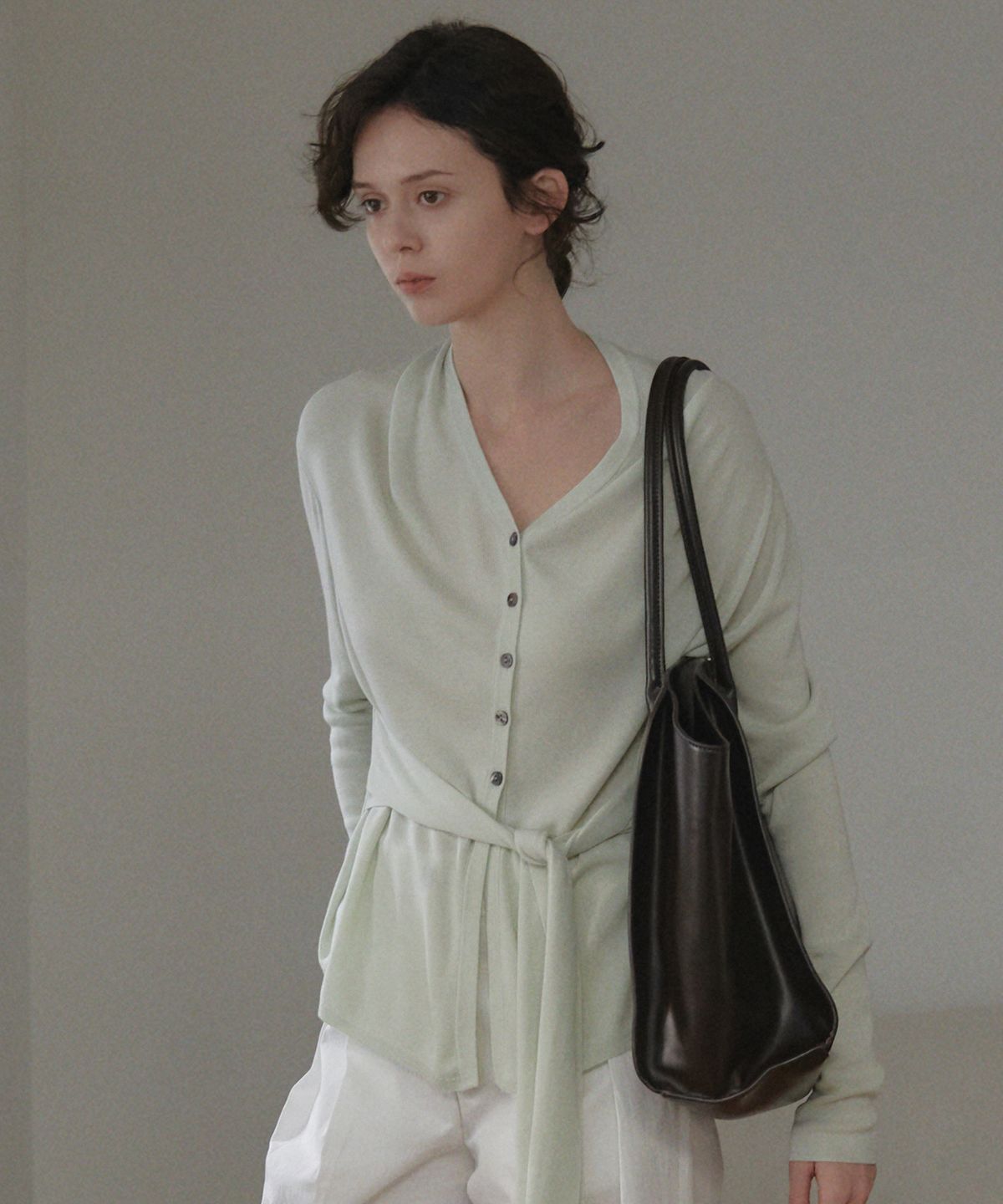 엘리오티(ELLIOTI) Serena Wrap Button Cardigan_3Color