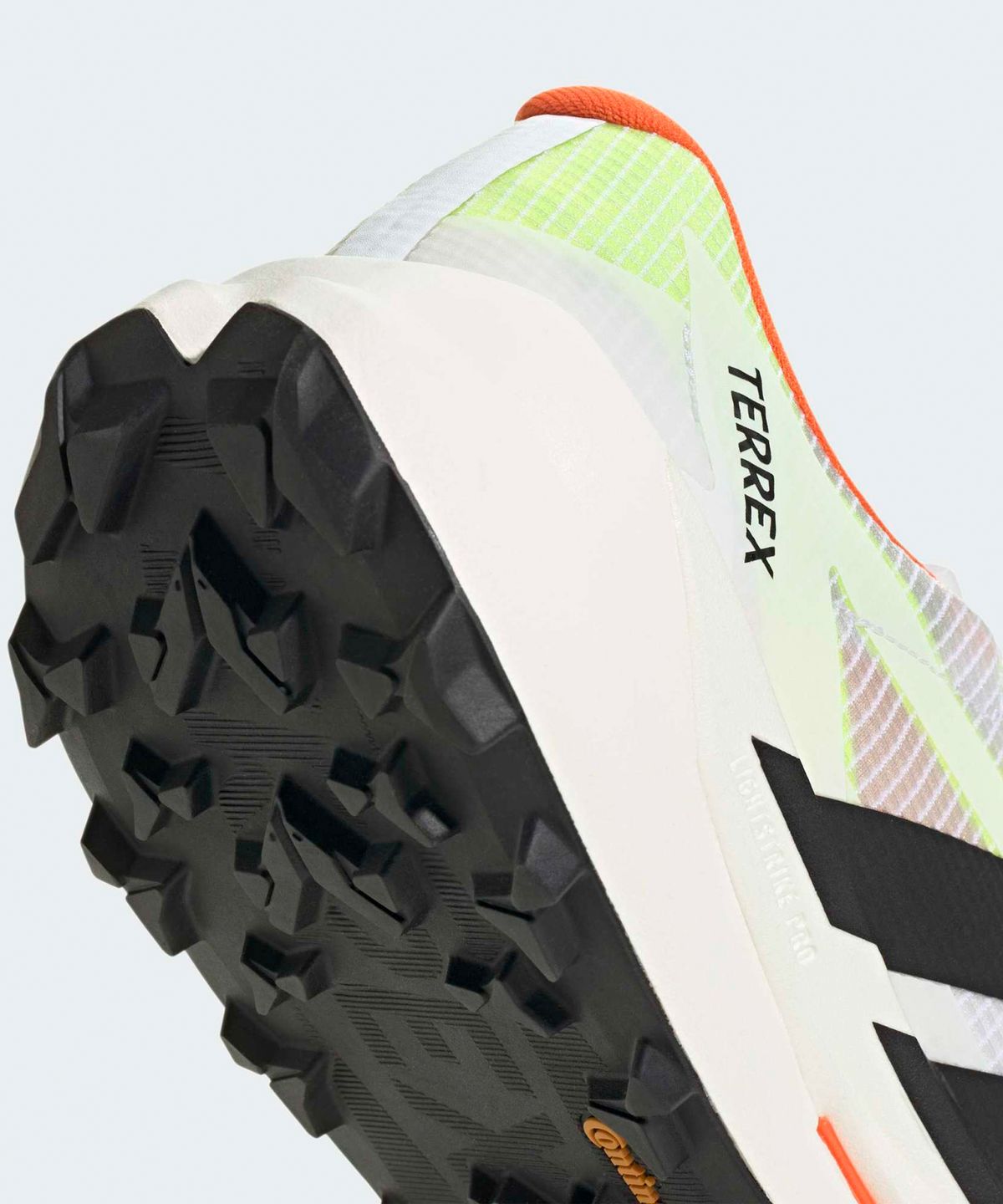 아디다스(ADIDAS) 테렉스 아그라빅 TT M - 화이트:블랙:오렌지 / HP7011