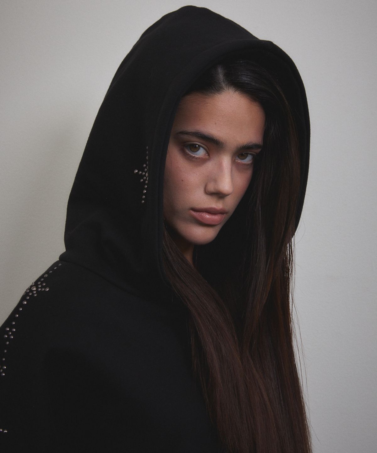 분트(VOONT) Stud Line Hood Zip-up (BLACK)