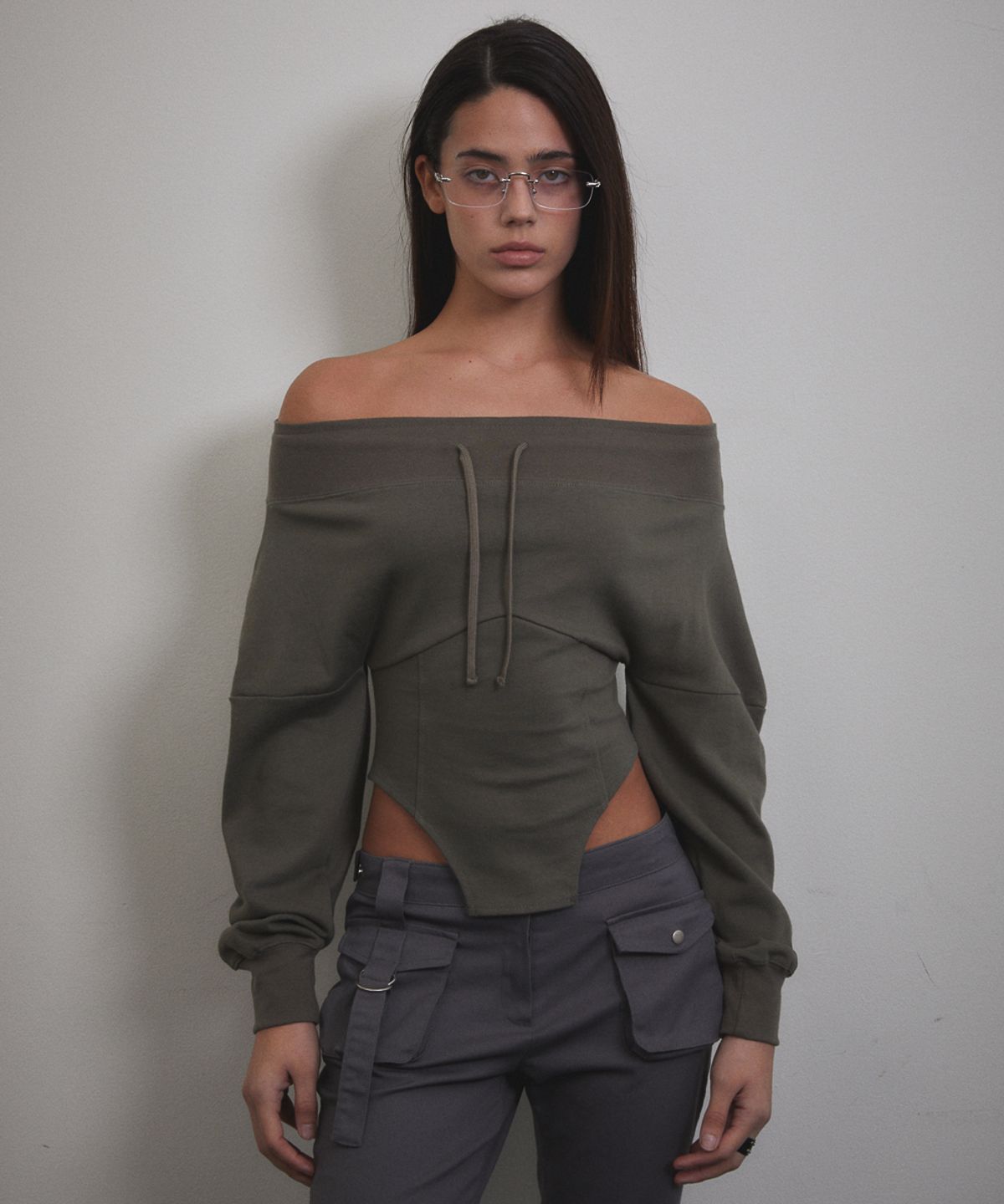 분트(VOONT) Corset Off Shoulder Sweatshirt (KHAKI)
