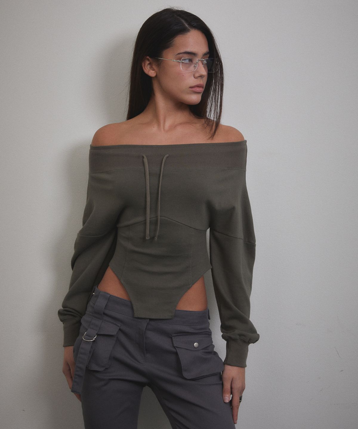 분트(VOONT) Corset Off Shoulder Sweatshirt (KHAKI)