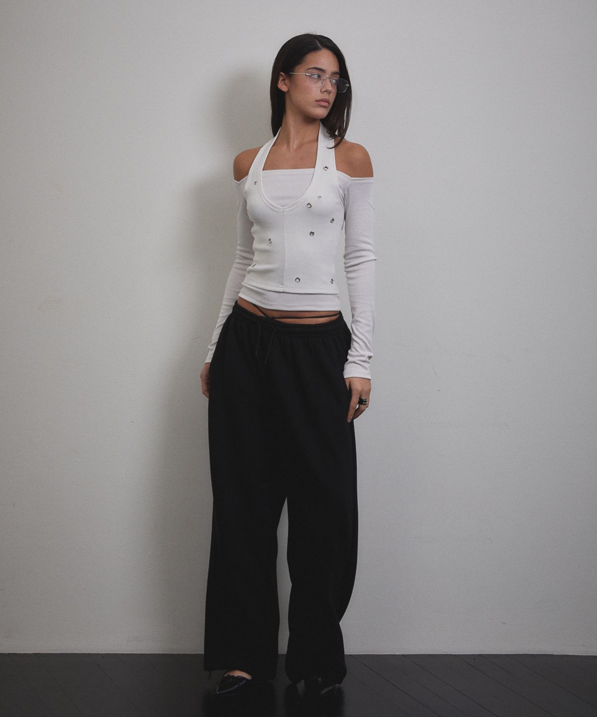 분트(VOONT) Eyelet Halter Long Sleeve (IVORY)