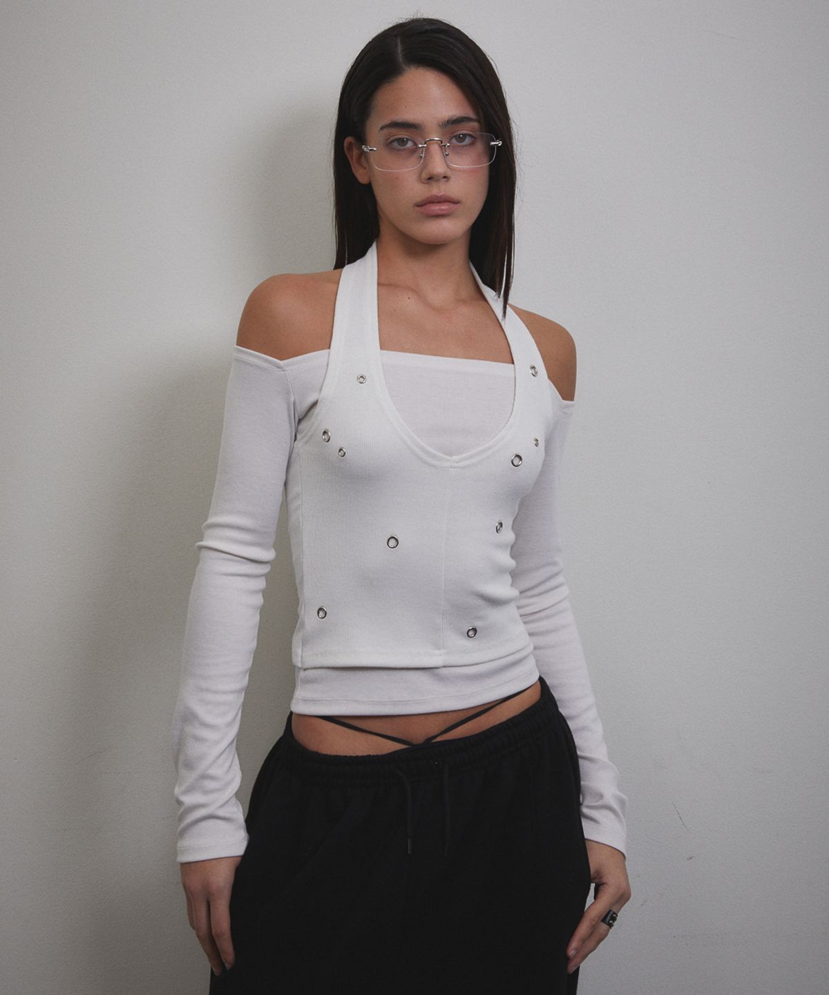 분트(VOONT) Eyelet Halter Long Sleeve (IVORY)