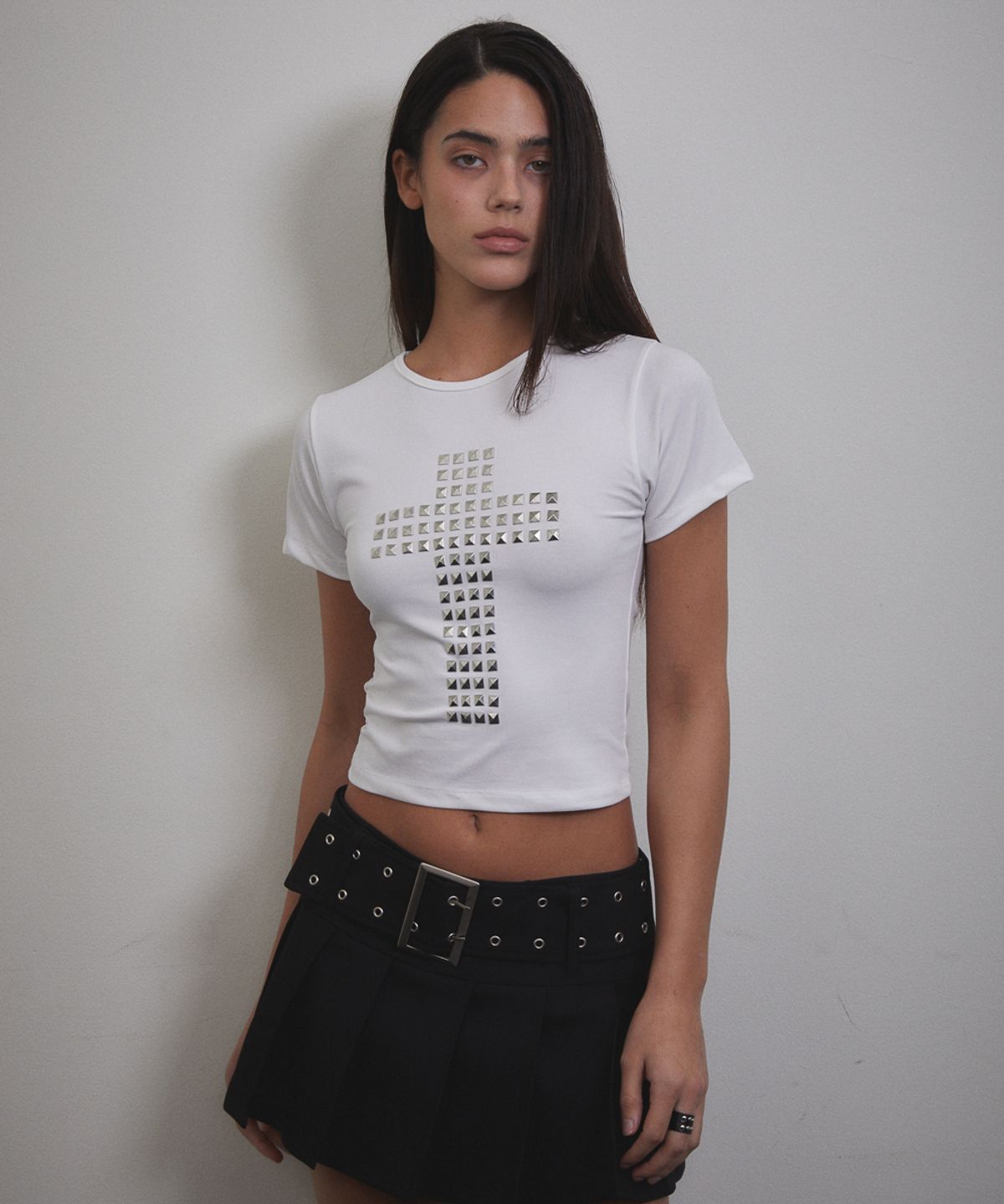 분트(VOONT) Stud Cross T-shirt (IVORY)