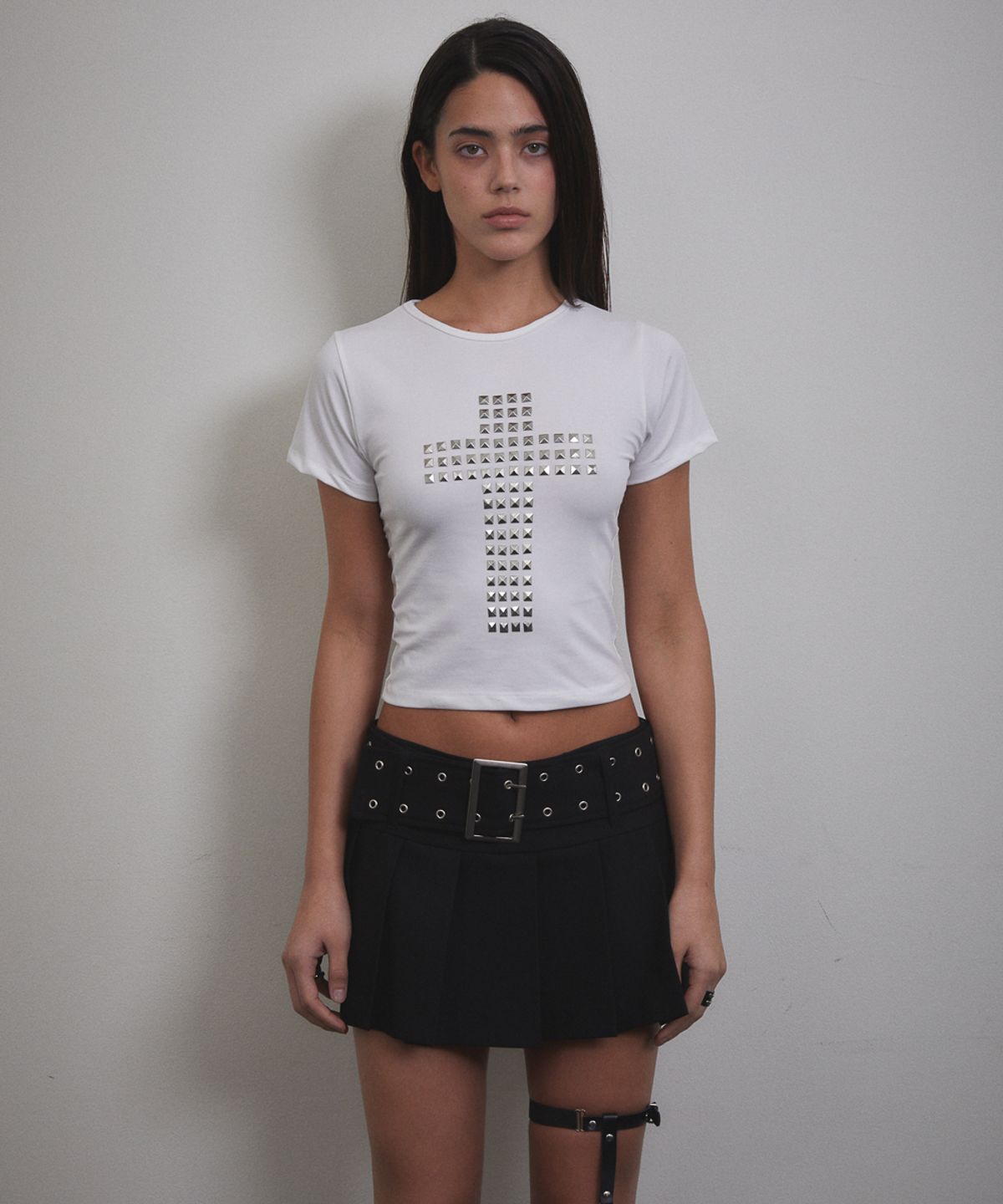 분트(VOONT) Stud Cross T-shirt (IVORY)