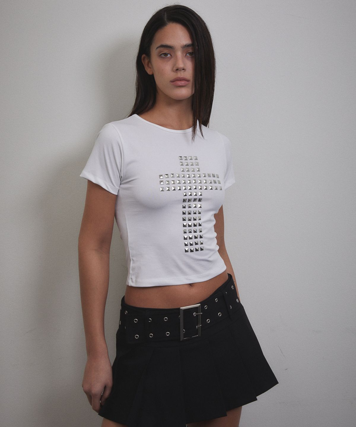 분트(VOONT) Stud Cross T-shirt (IVORY)