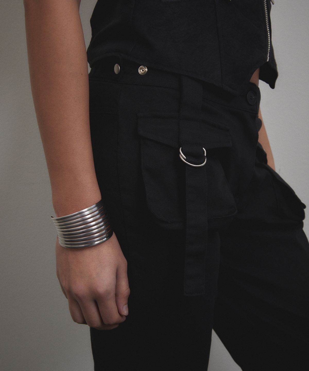 분트(VOONT) Cargo Strap Pocket Pants (BLACK)