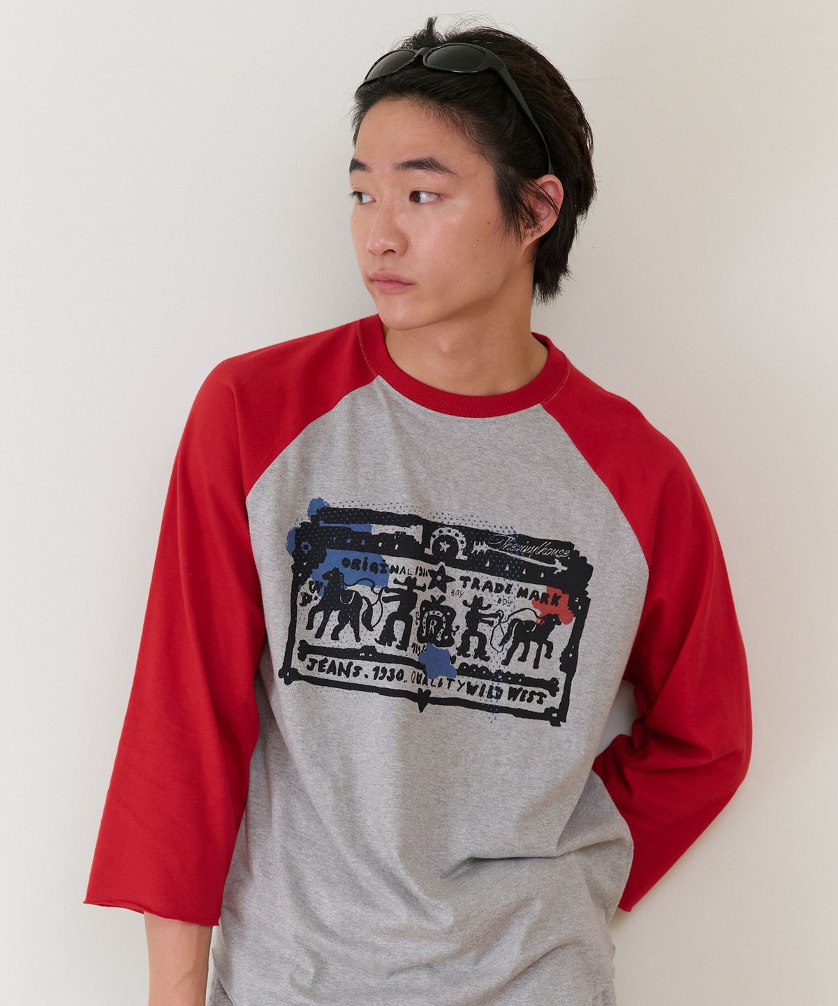 더바이닐하우스(THEVINYLHOUSE) COWBOY PICTOGRAM RAGLAN LS TEE RED