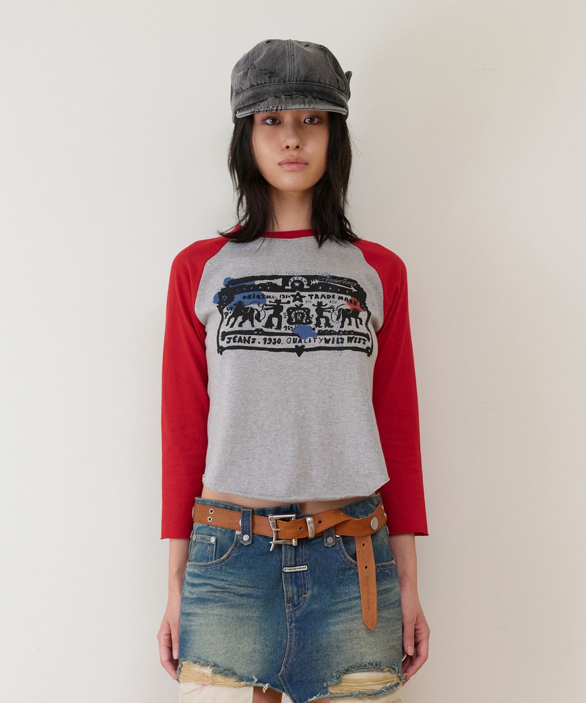더바이닐하우스(THEVINYLHOUSE) COWBOY PICTOGRAM RAGLAN LS TEE RED