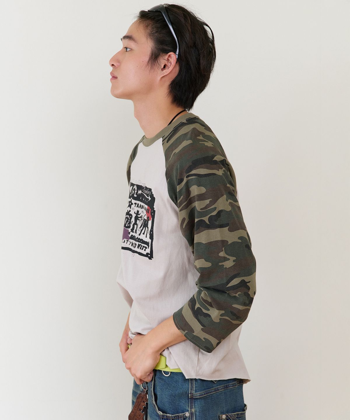 더바이닐하우스(THEVINYLHOUSE) COWBOY PICTOGRAM RAGLAN LS TEE CAMO