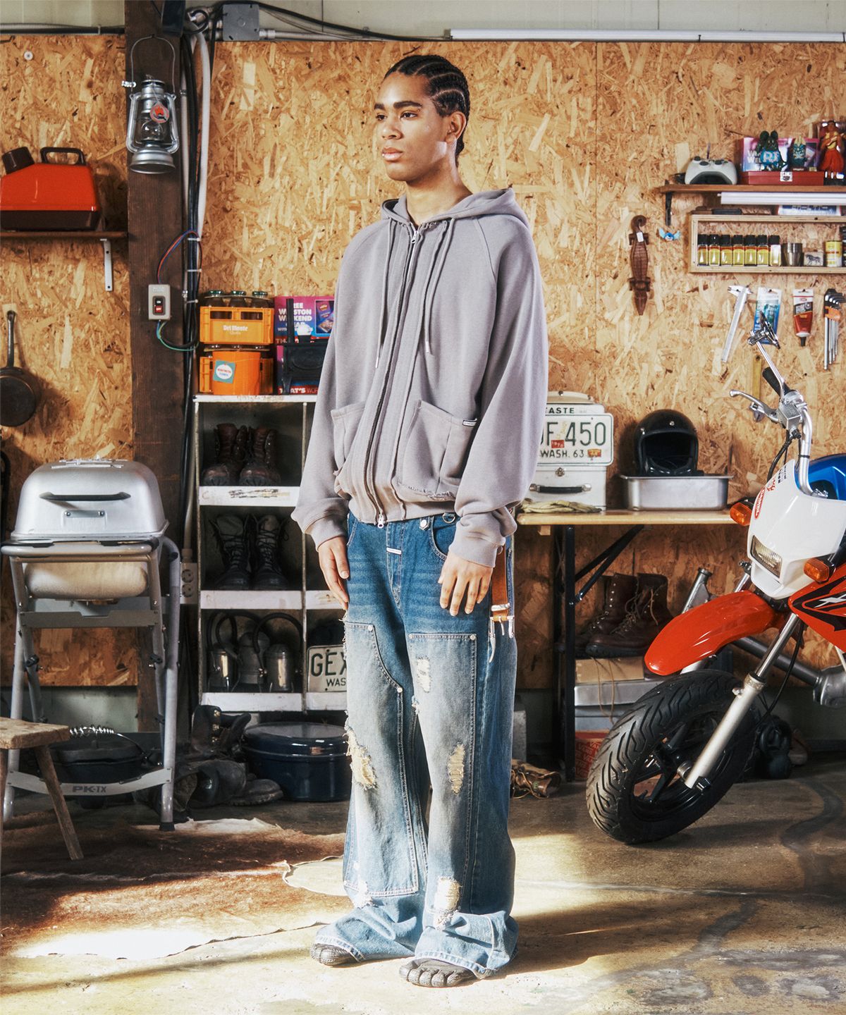 더바이닐하우스(THEVINYLHOUSE) STITCH HOODIE ZIP-UP DEEP GREY