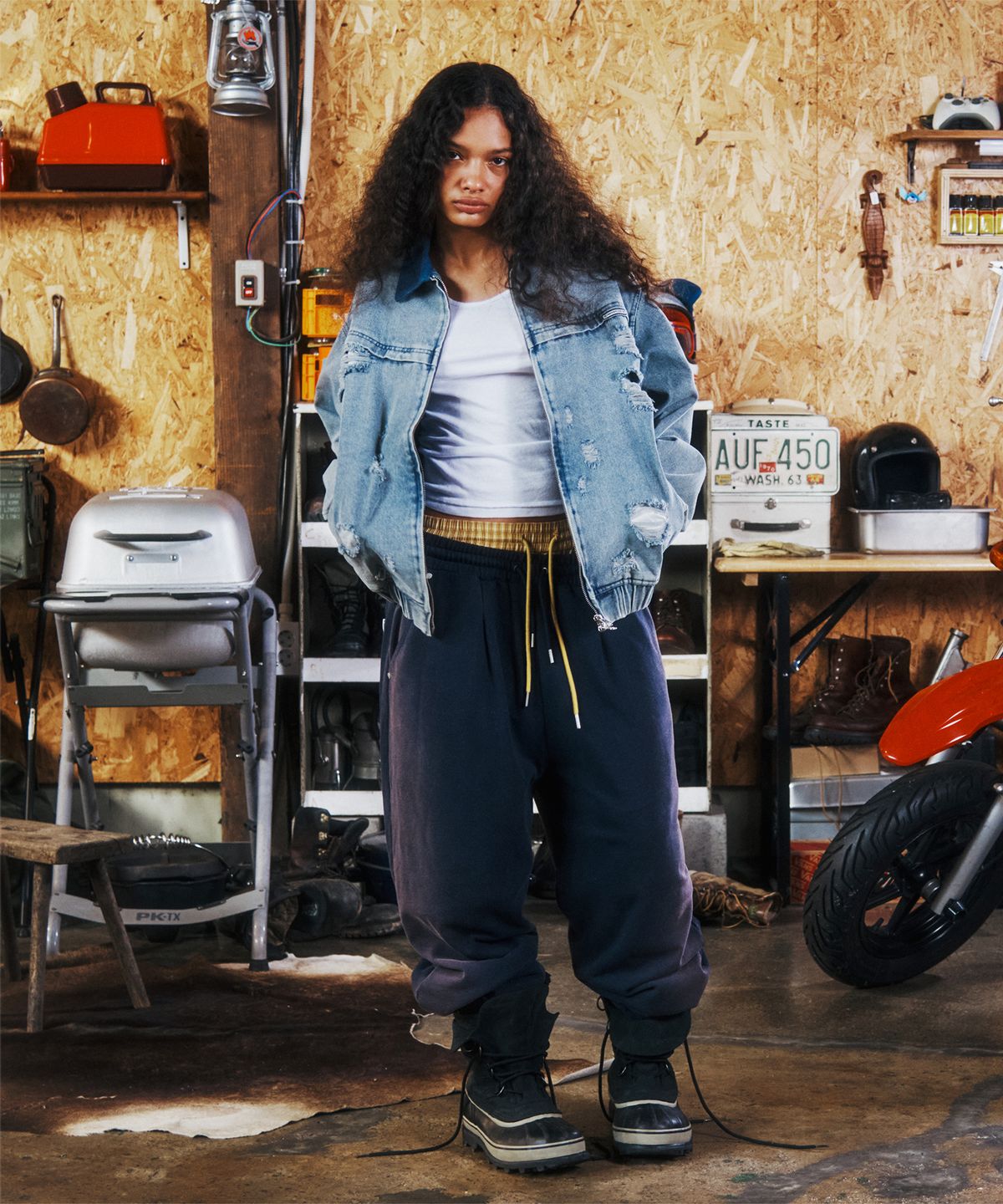 더바이닐하우스(THEVINYLHOUSE) DYED SWEAT PANTS NAVY