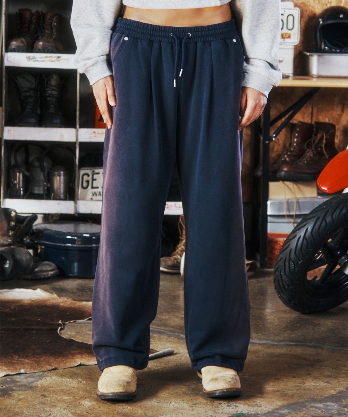 더바이닐하우스(THEVINYLHOUSE) DYED SWEAT PANTS NAVY