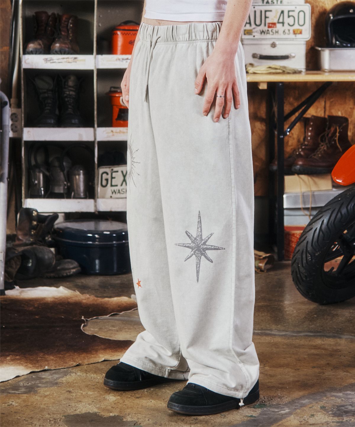 더바이닐하우스(THEVINYLHOUSE) RODEO WASHED SWEAT PANTS GREY