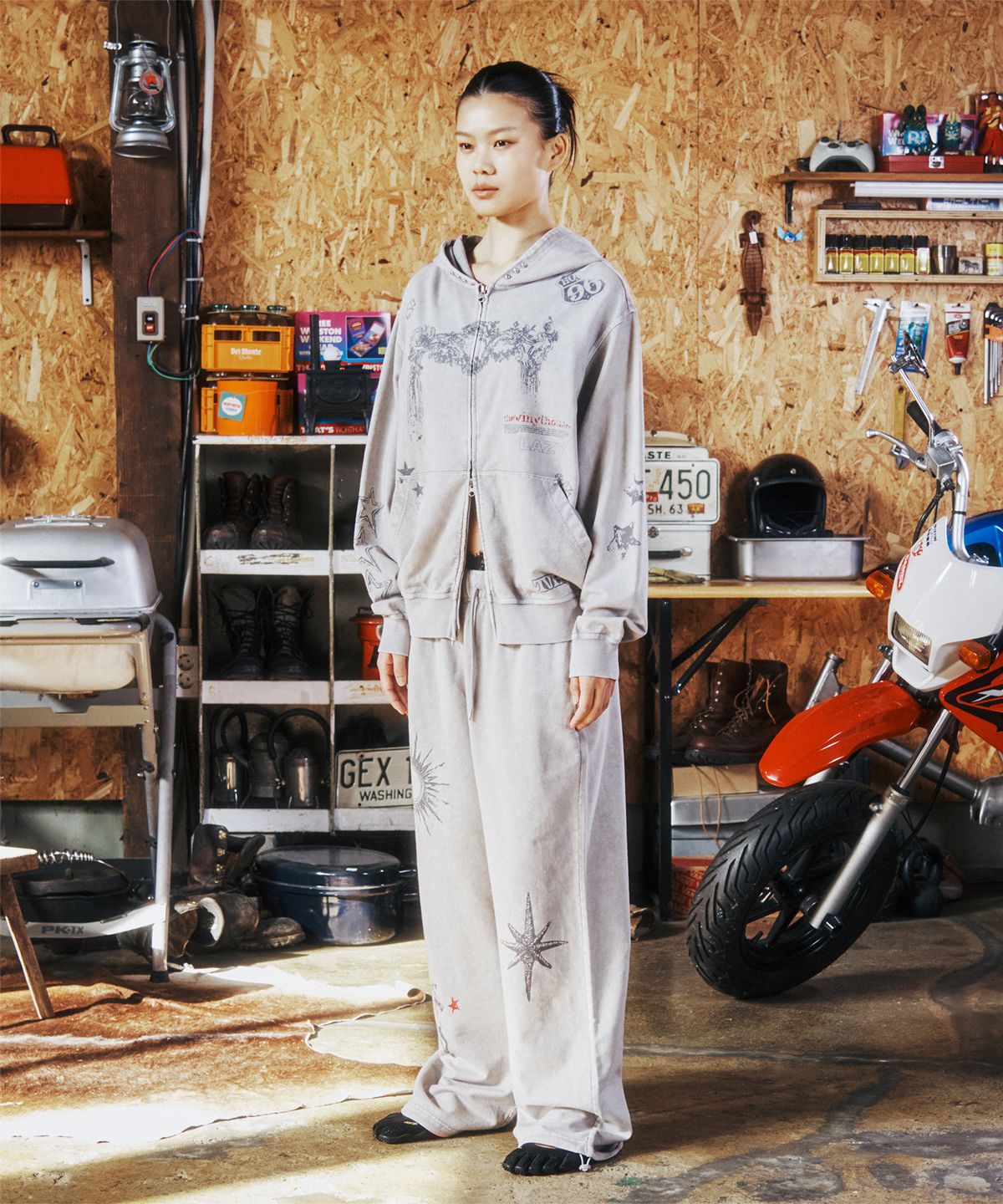 더바이닐하우스(THEVINYLHOUSE) RODEO WASHED SWEAT PANTS GREY