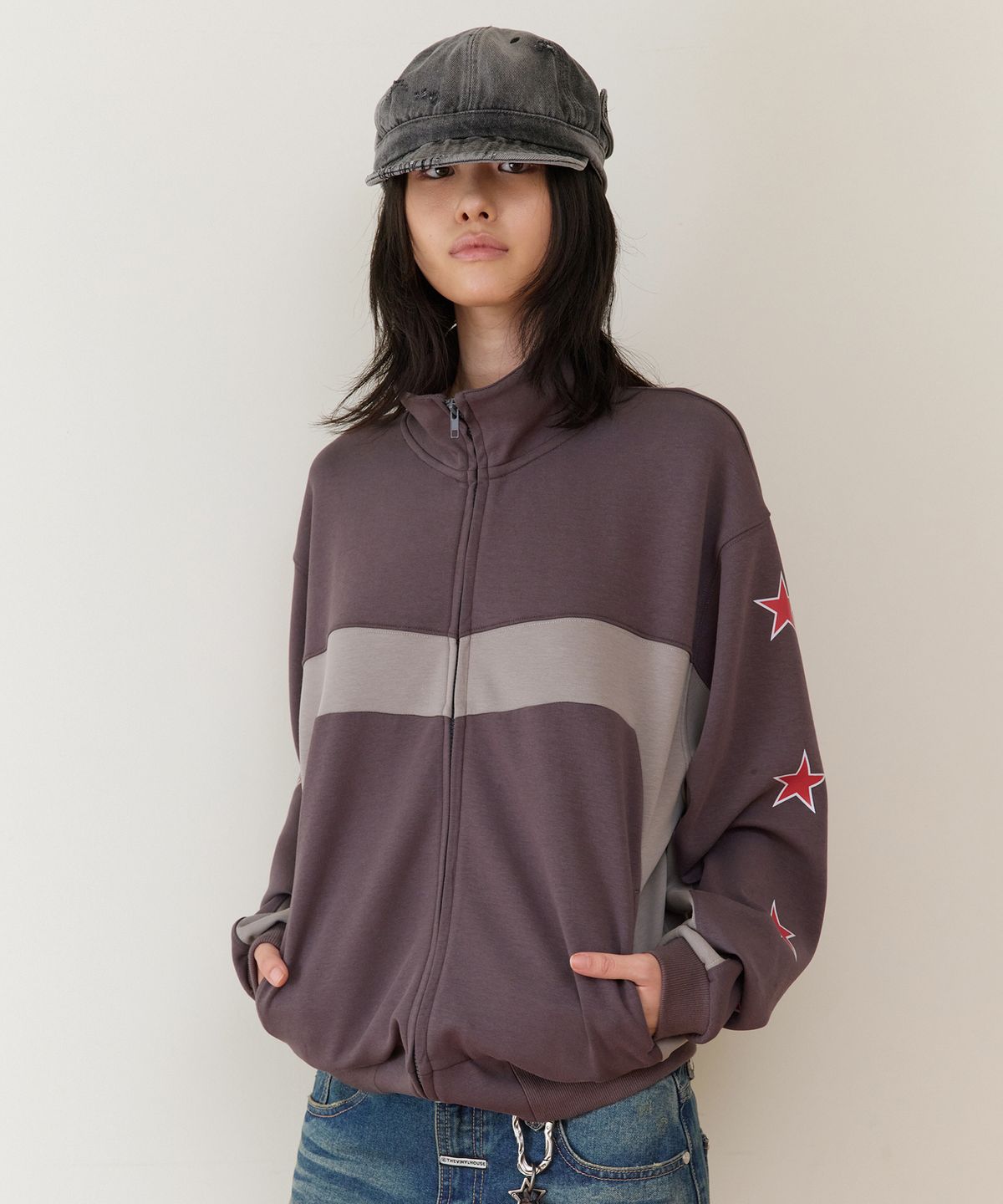 더바이닐하우스(THEVINYLHOUSE) STAR TRACK ZIP-UP CHARCOAL