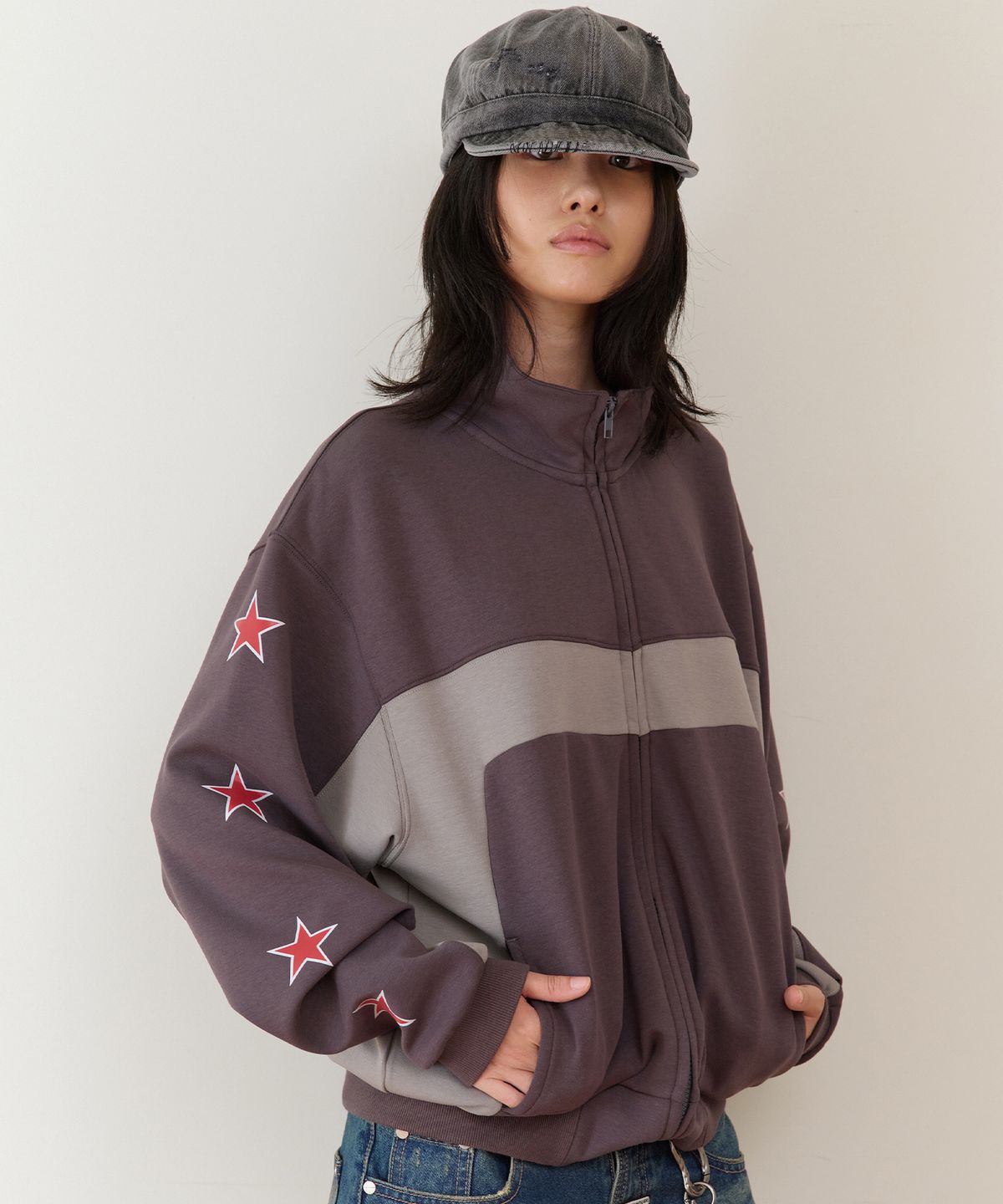 더바이닐하우스(THEVINYLHOUSE) STAR TRACK ZIP-UP CHARCOAL