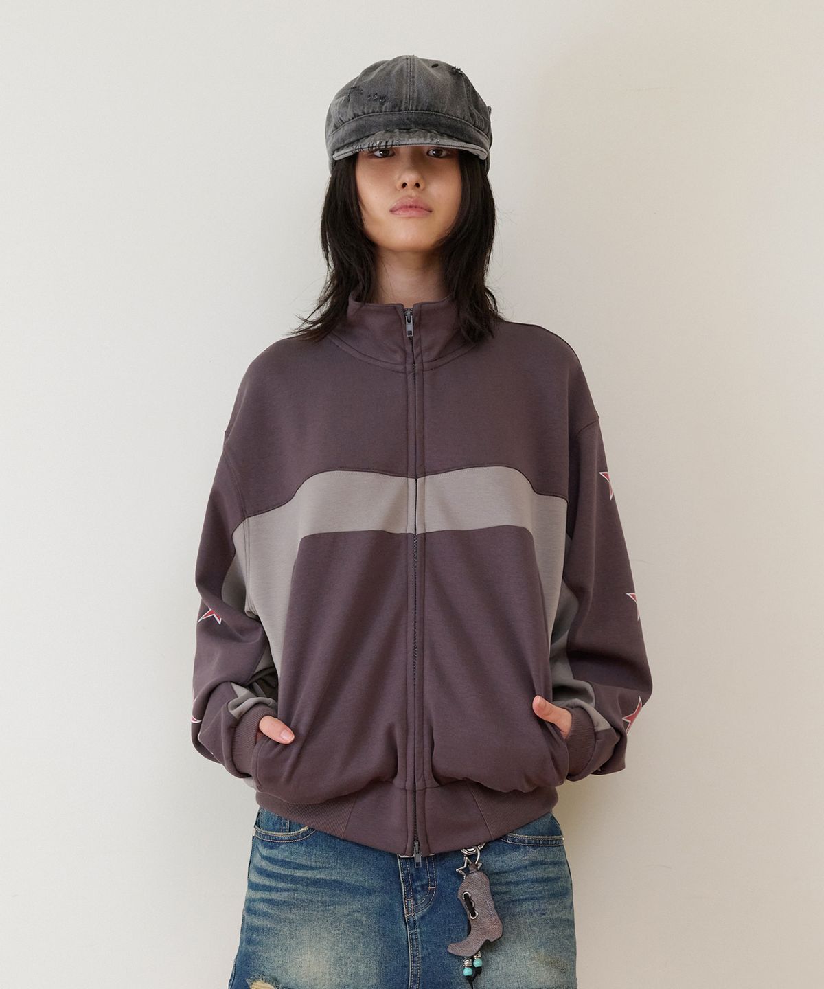 더바이닐하우스(THEVINYLHOUSE) STAR TRACK ZIP-UP CHARCOAL