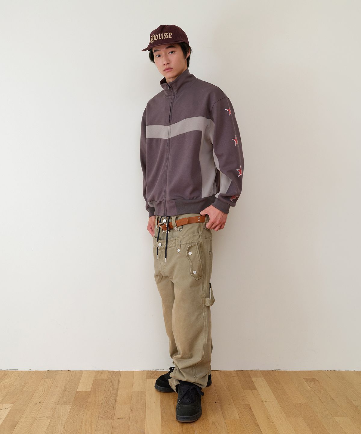 더바이닐하우스(THEVINYLHOUSE) STAR TRACK ZIP-UP CHARCOAL